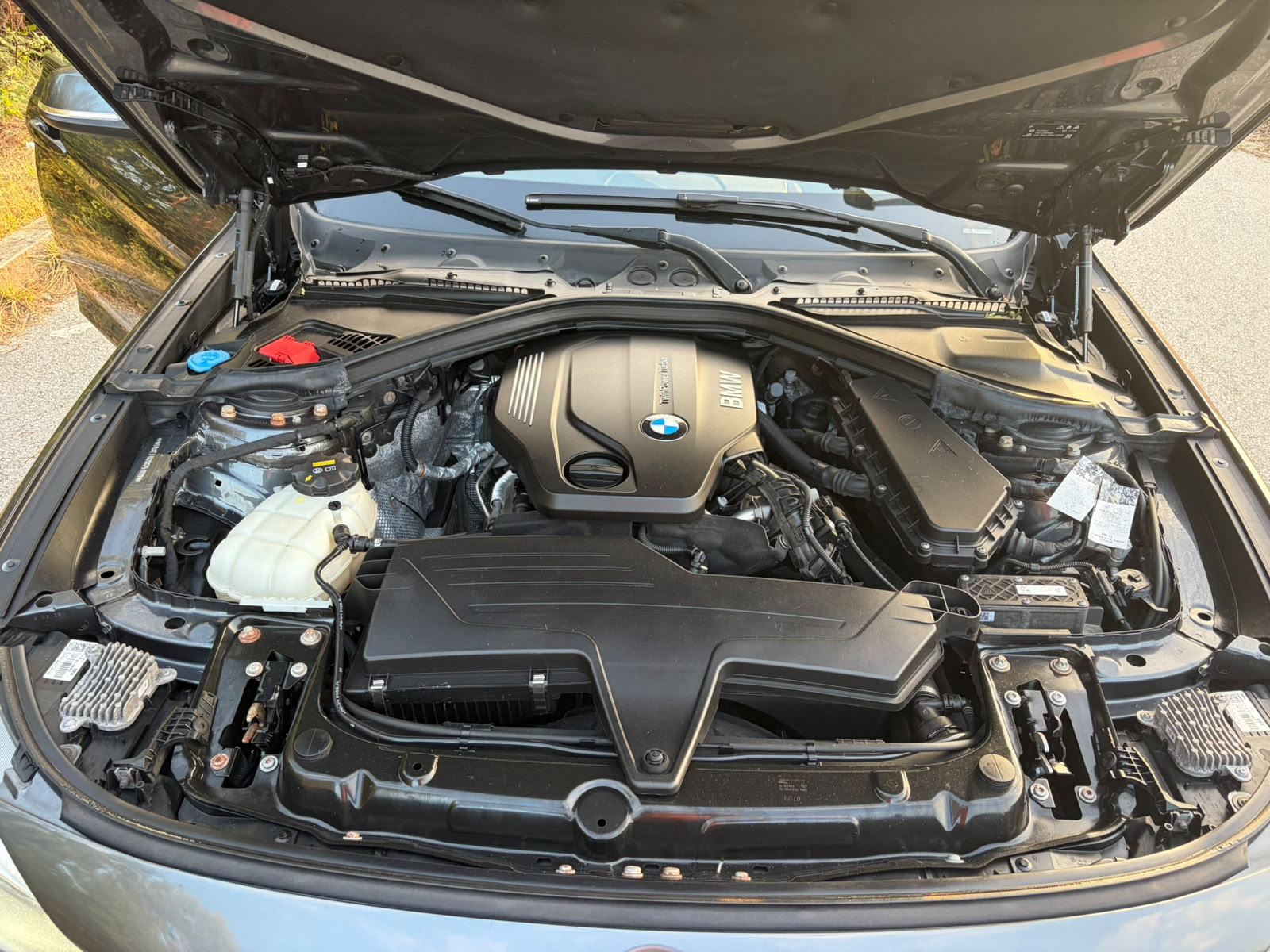 BMW 320d GT Servisna, HUD, Pano, M ovjes, LED, REG 7/27 -TOP PRIMJERAK, fotografija 18