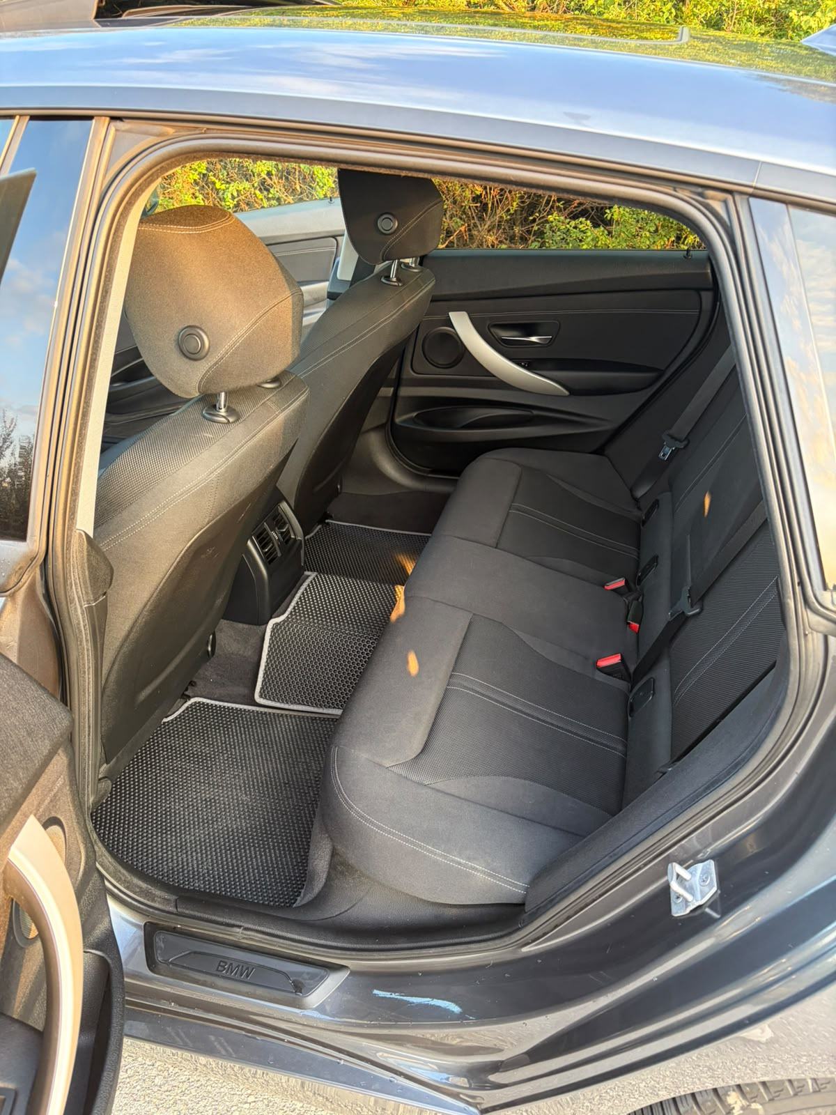BMW 320d GT Servisna, HUD, Pano, M ovjes, LED, REG 7/27 -TOP PRIMJERAK, fotografija 19