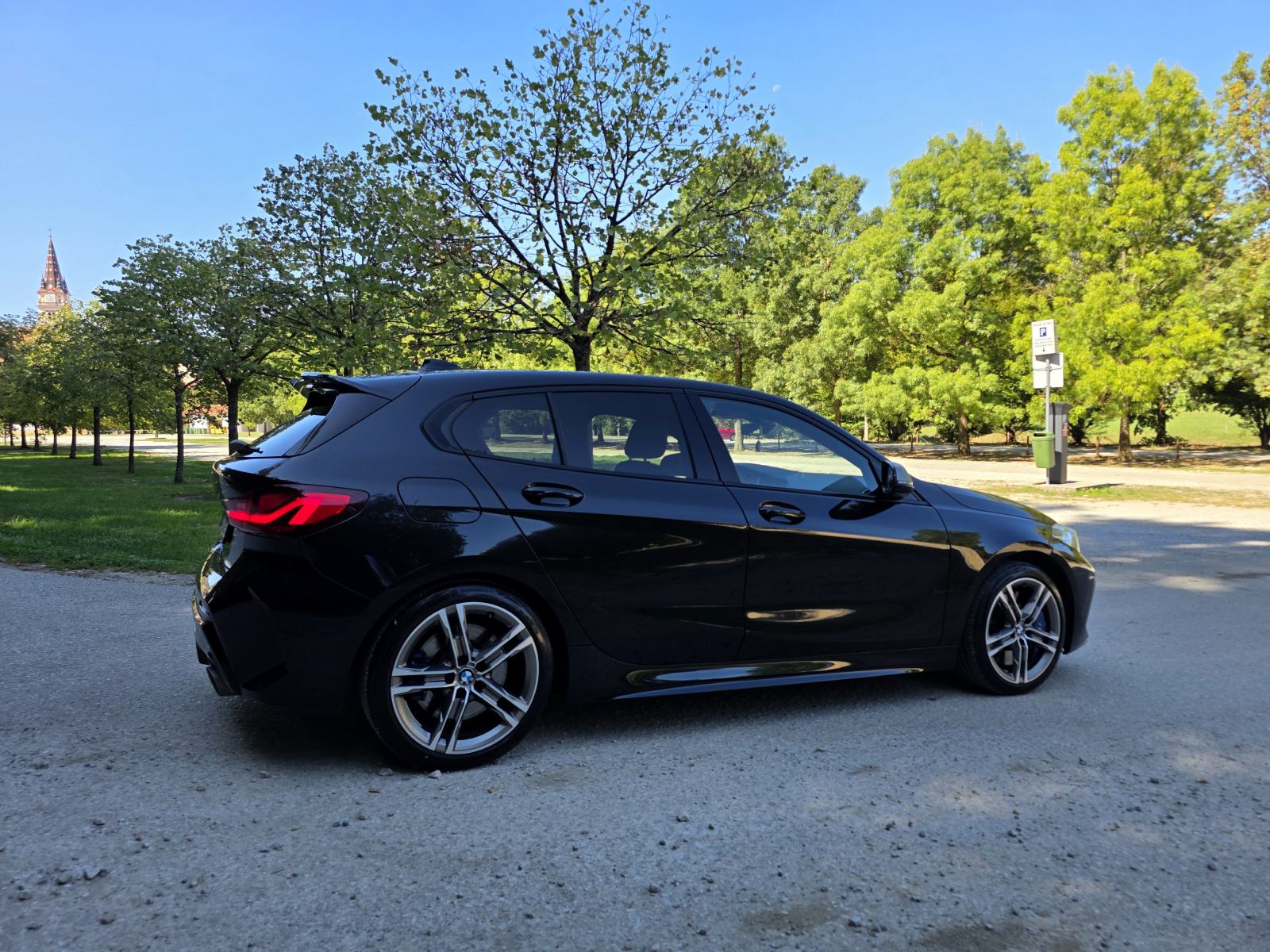 BMW F40 M135i xDrive Automatik *reg.godinu dana *74 tkm *besprijekoran, fotografija 5