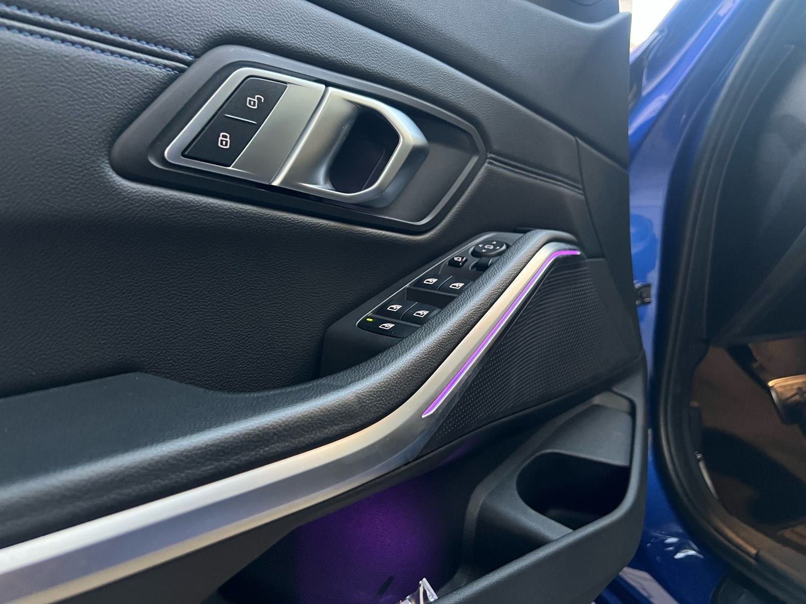 BMW G20 330d *XDrive*, *M-Sport*, KAMERA, u sustavu PDV, fotografija 18