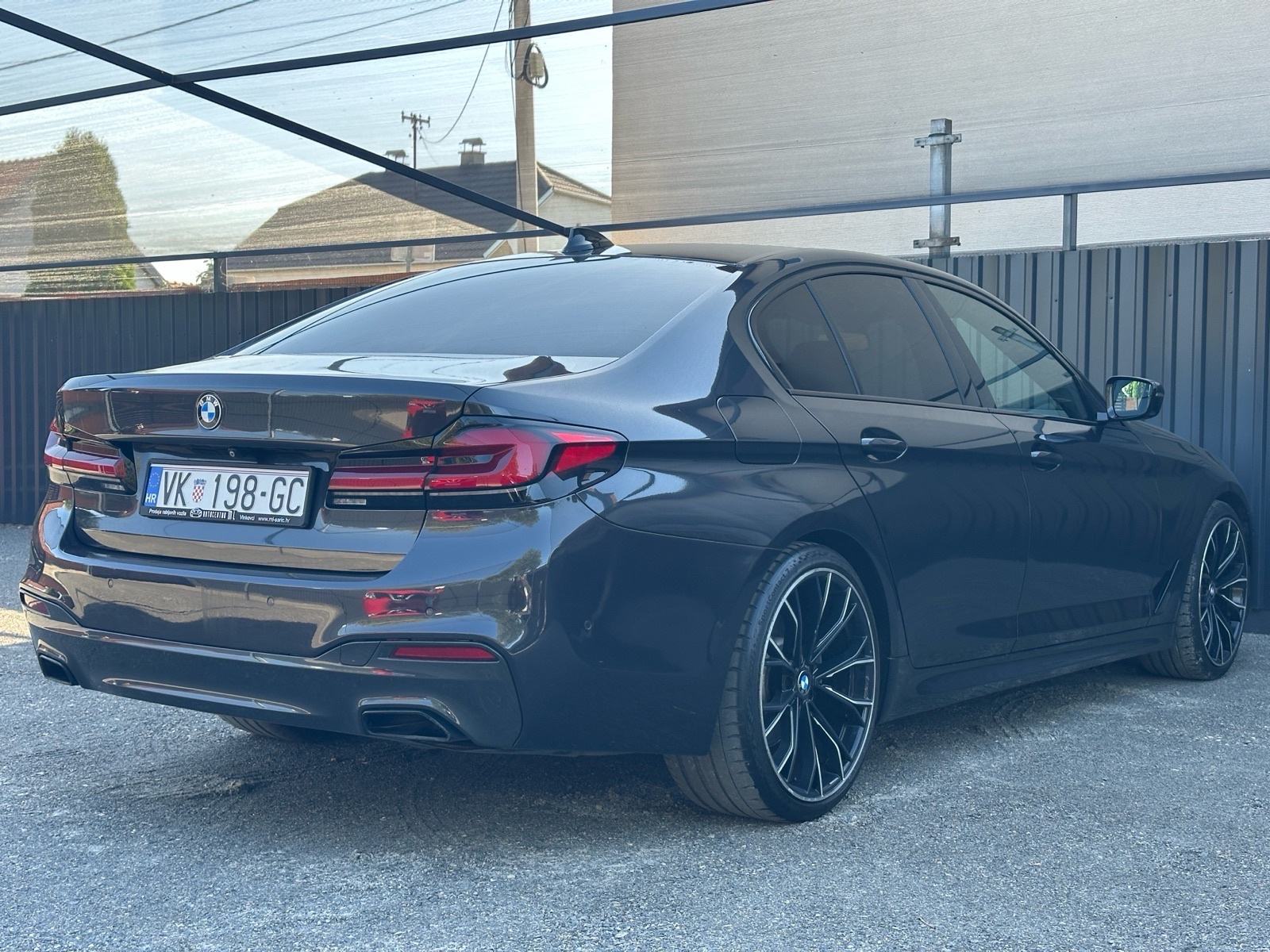 BMW G30 525d M PAKET - TOP STANJE, fotografija 3