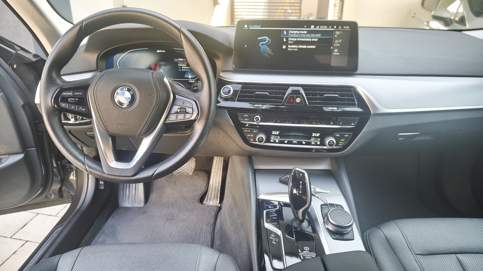 BMW G30 530e plug in hibrid, fotografija 5