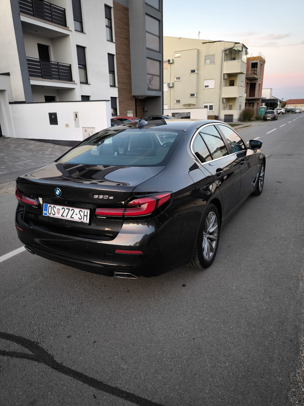 BMW G30 530e plug in hibrid, fotografija 2