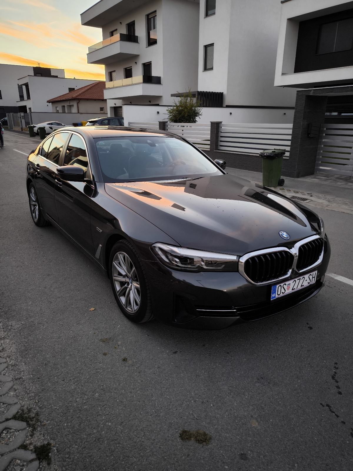 BMW G30 530e plug in hibrid, fotografija 4