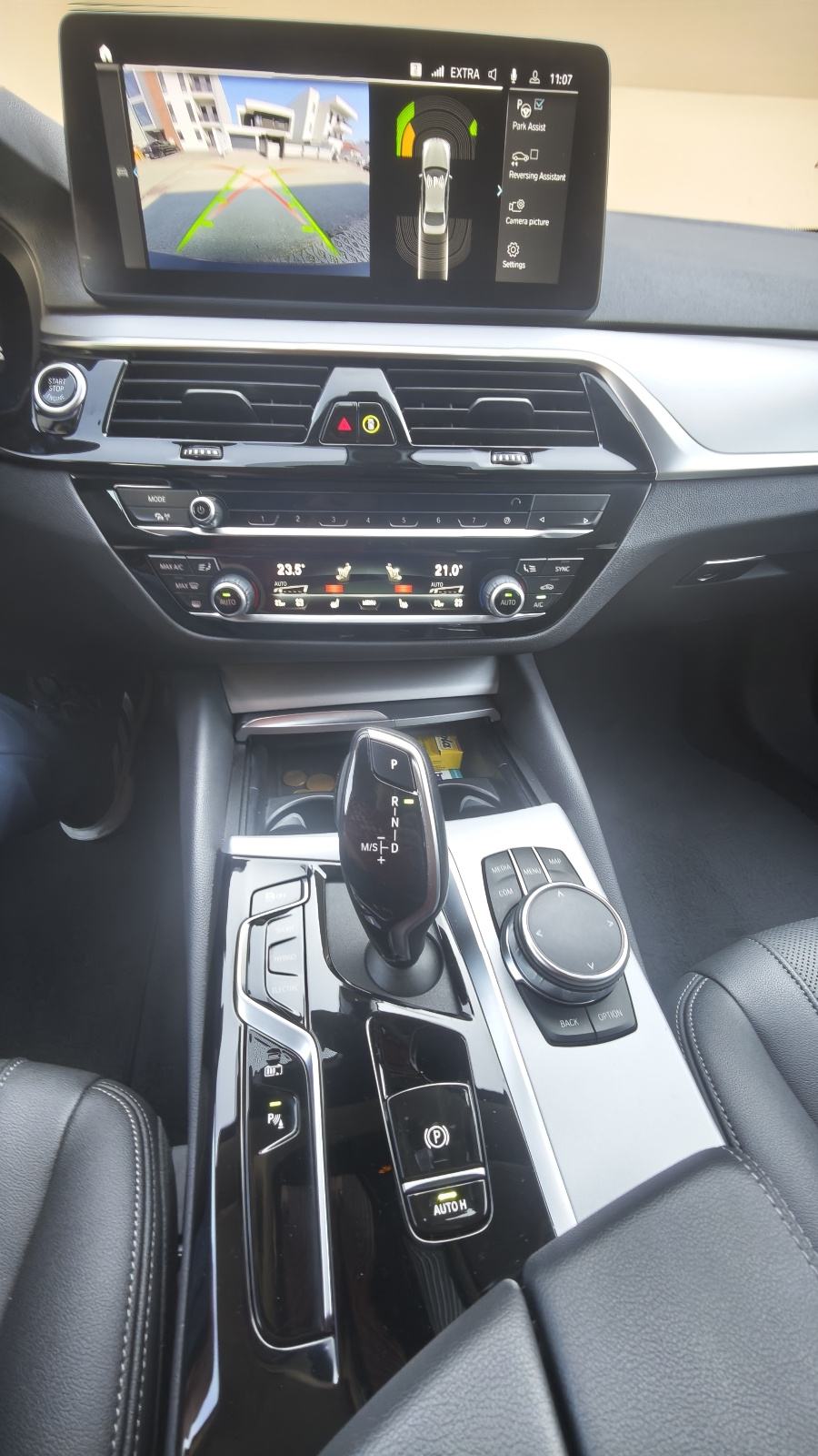 BMW G30 530e plug in hibrid, fotografija 8