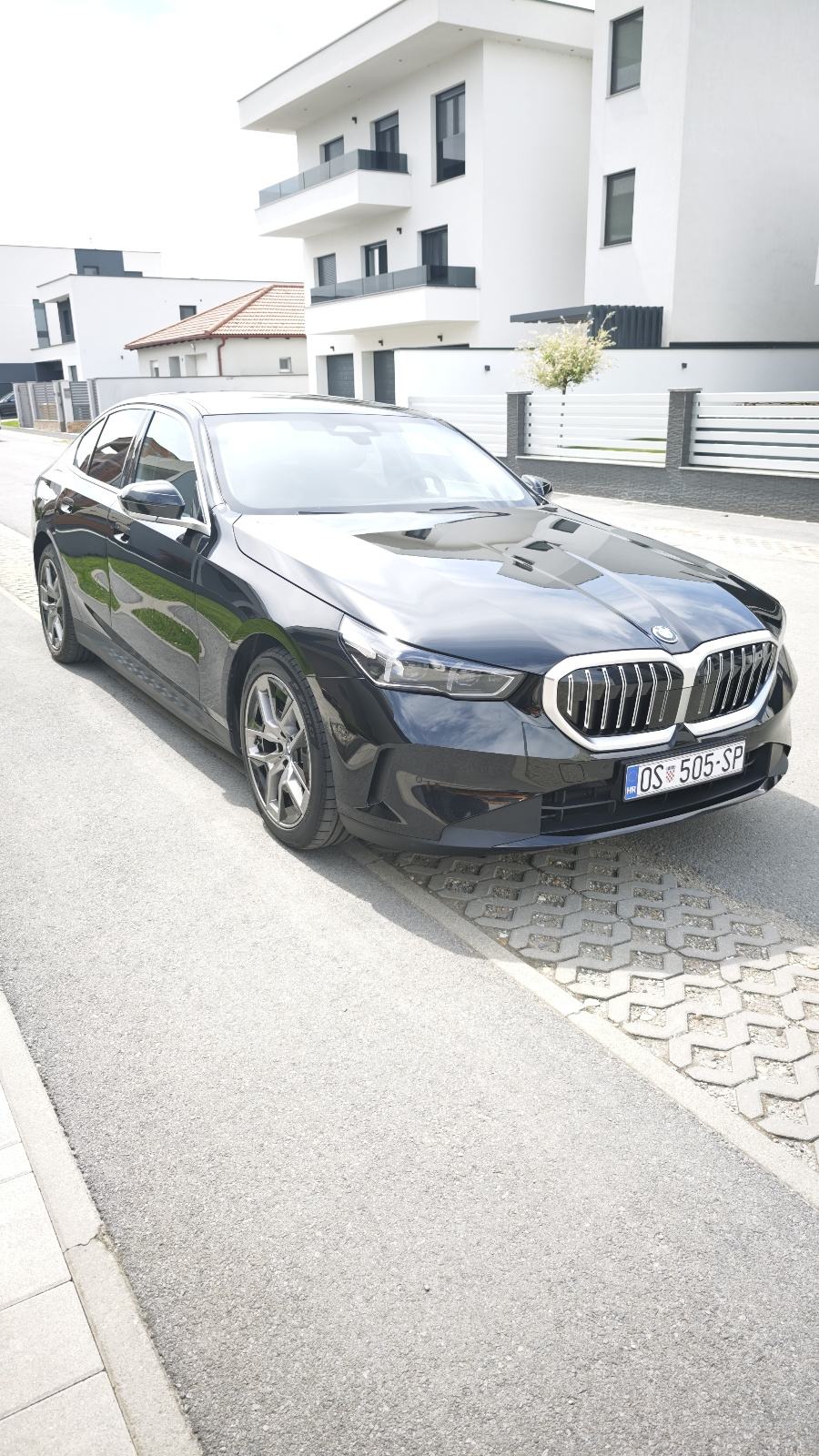 BMW G60 530E 2024 godina, fotografija 1