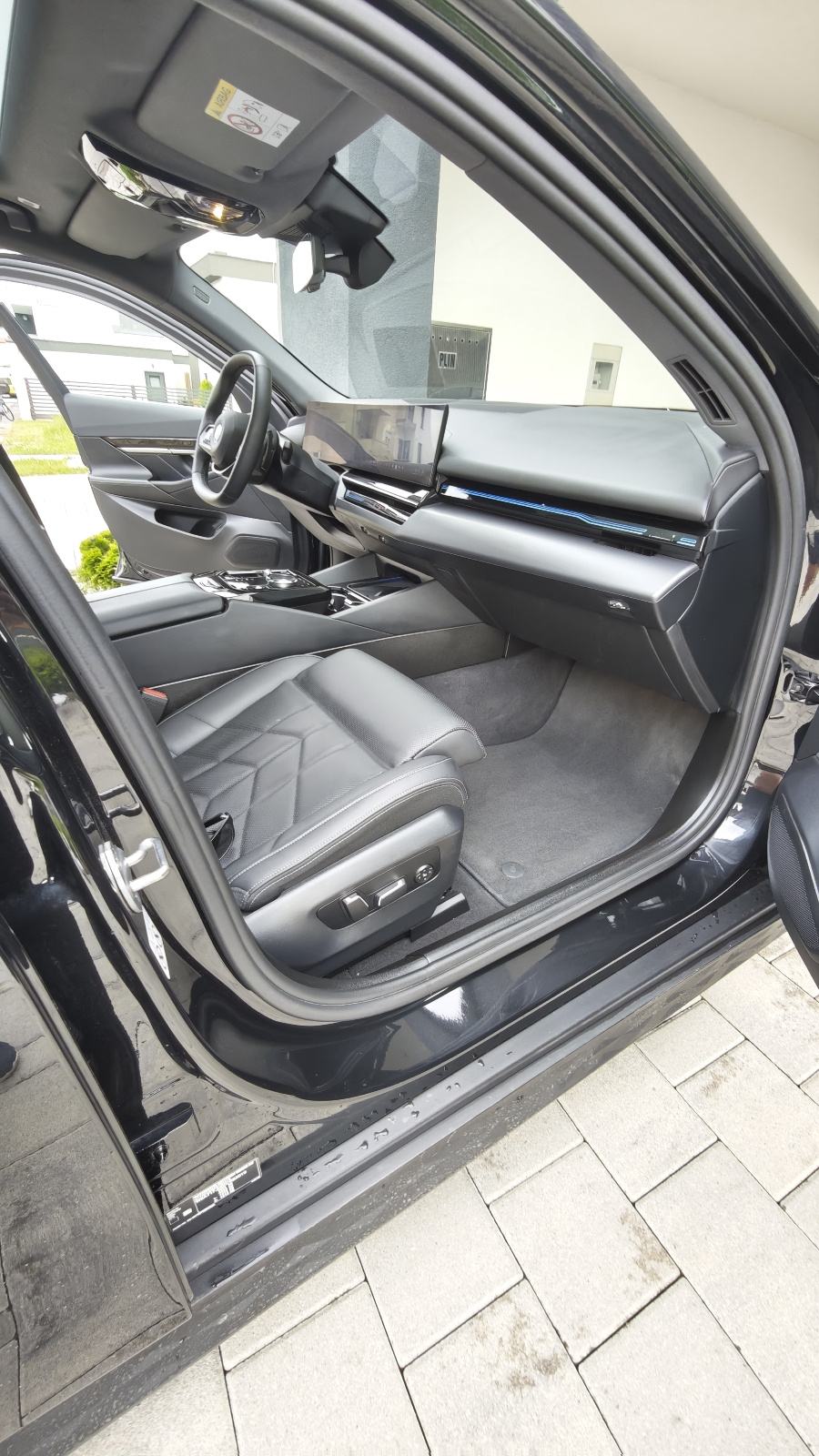 BMW G60 530E 2024 godina, fotografija 8