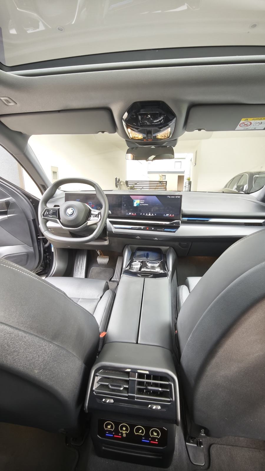 BMW G60 530E 2024 godina, fotografija 5