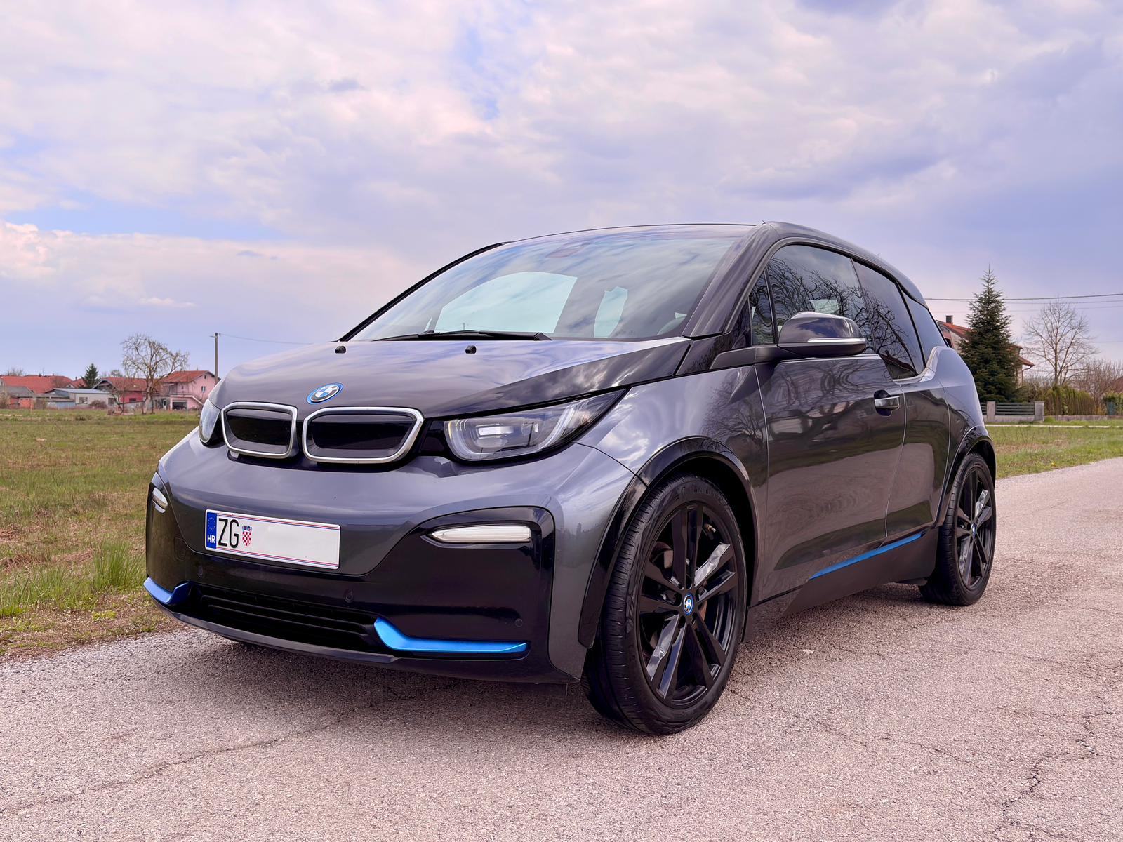 BMW i3s + REX benziski Agregat, pogled izvana - slika 1