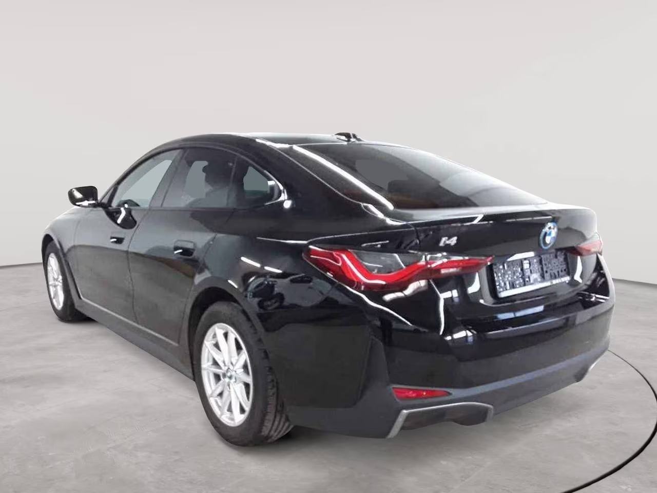 BMW i4 eDrive40 *40 g.uvozimo osobna i teretna vozila po želji*, fotografija 2
