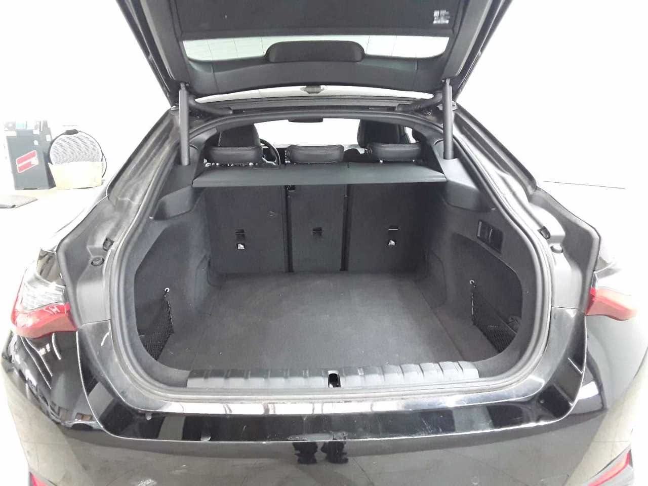 BMW i4 eDrive40 *40 g.uvozimo osobna i teretna vozila po želji*, fotografija 3