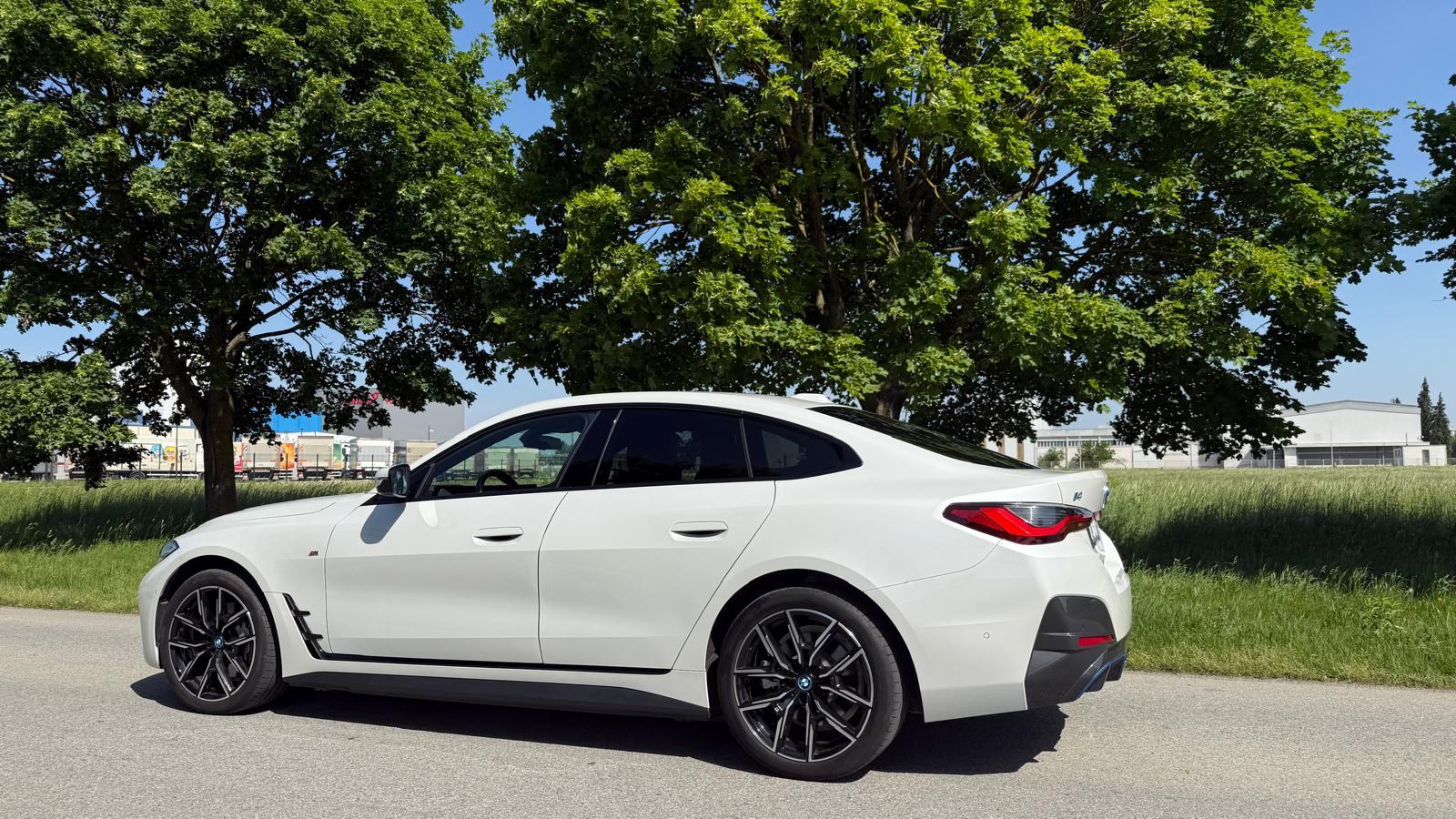 BMW i4 eDrive40 - Model M Sport, fotografija 7