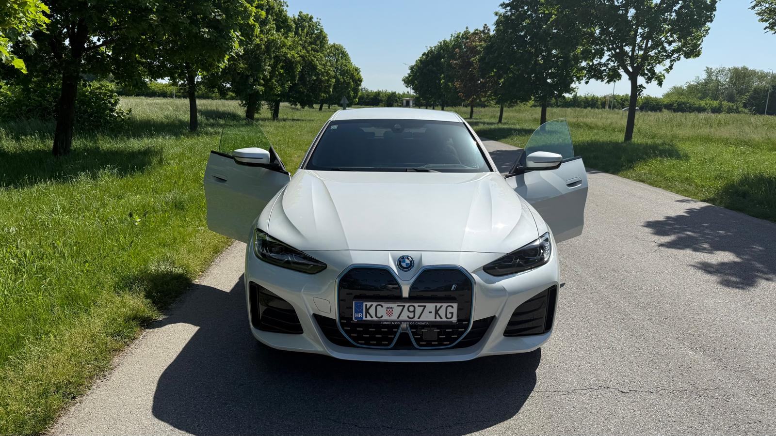 BMW i4 eDrive40 - Model M Sport, fotografija 9