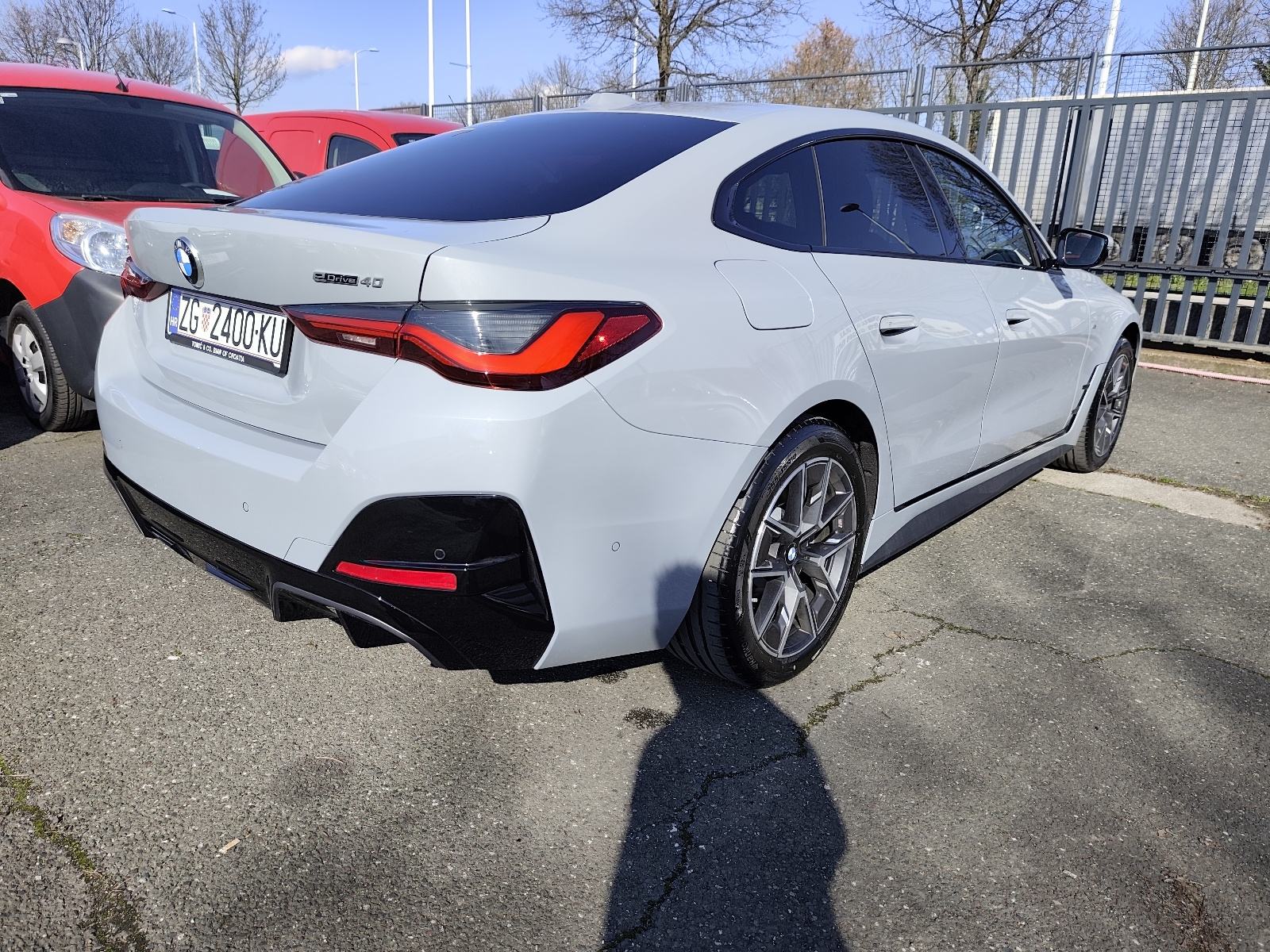 BMW i4 edrive40 ,M-Paket, NOVO ,450km,Garancija ,reg 02/2027, fotografija 4