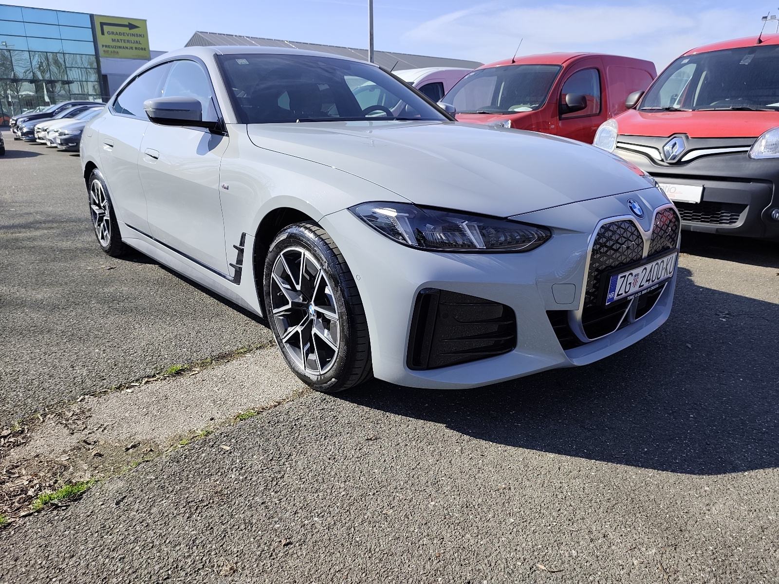 BMW i4 edrive40 ,M-Paket, NOVO ,450km,Garancija ,reg 02/2027, fotografija 1