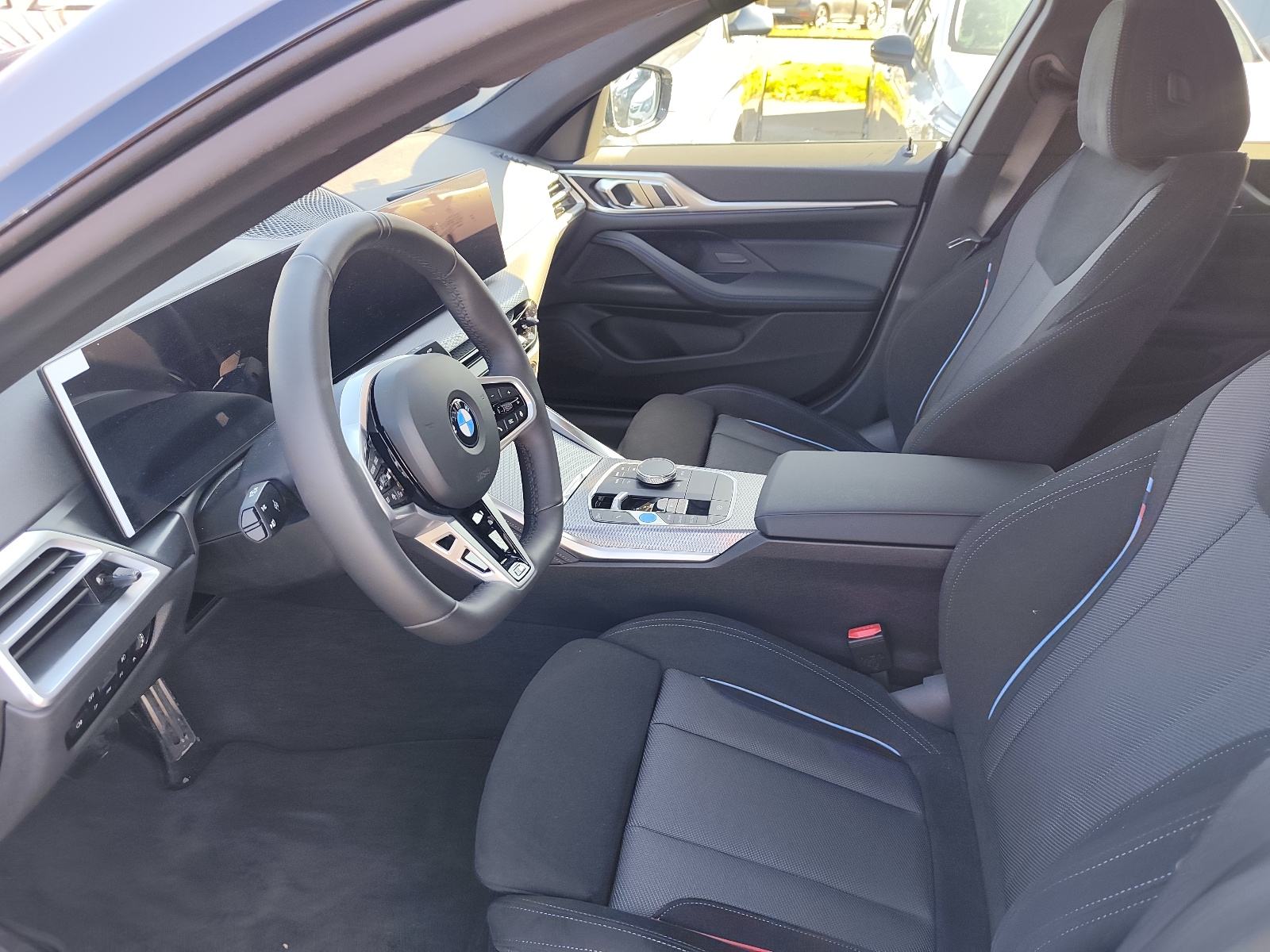 BMW i4 edrive40 ,M-Paket, NOVO ,450km,Garancija ,reg 02/2027, fotografija 9