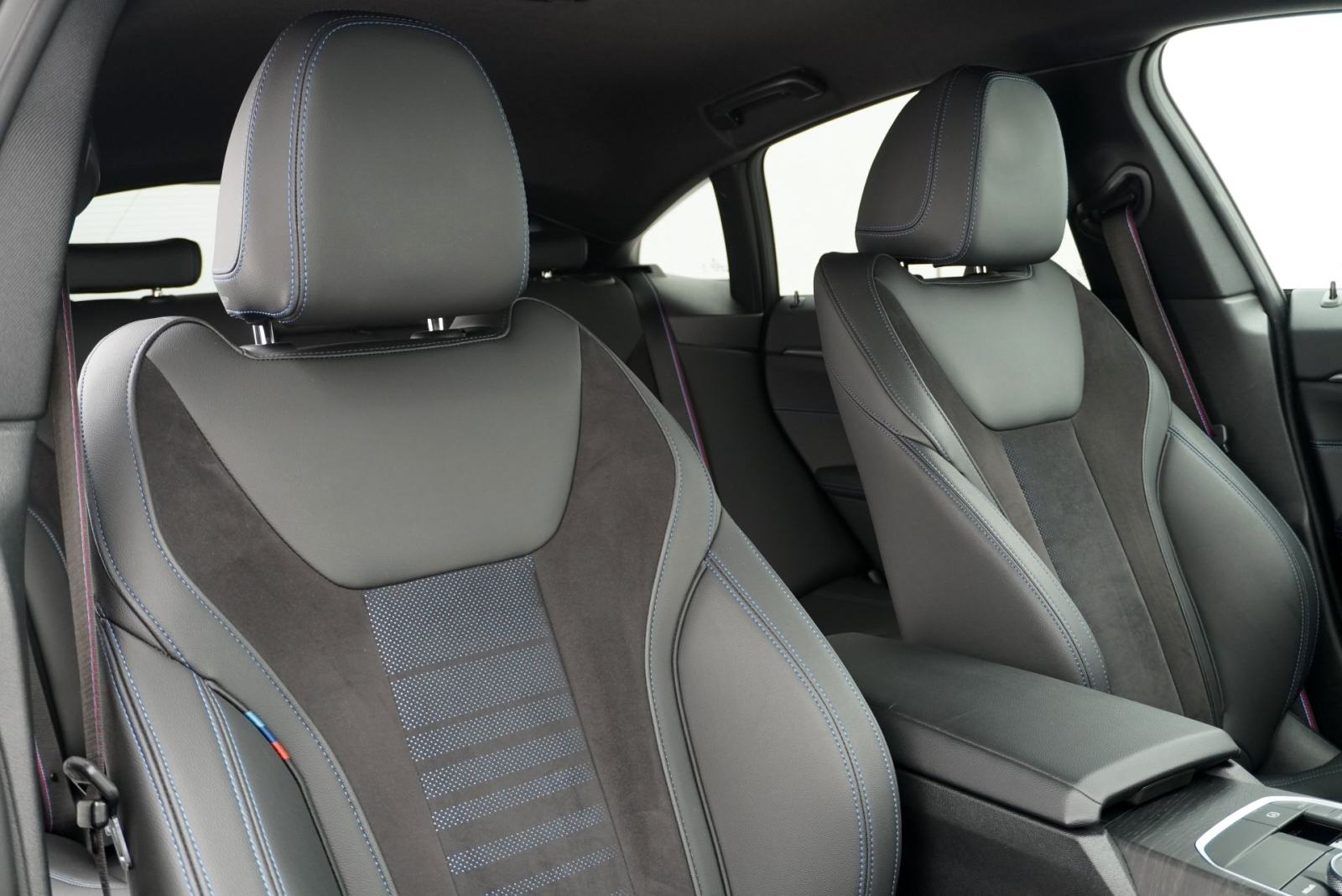BMW i4 eDrive40 M Sport | Cjena uključuje troškove uvoza, fotografija 18