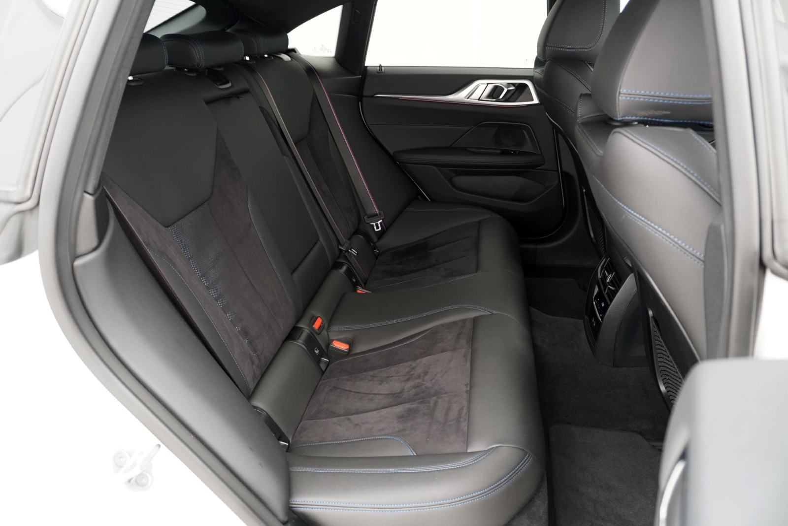 BMW i4 eDrive40 M Sport | Cjena uključuje troškove uvoza, fotografija 20