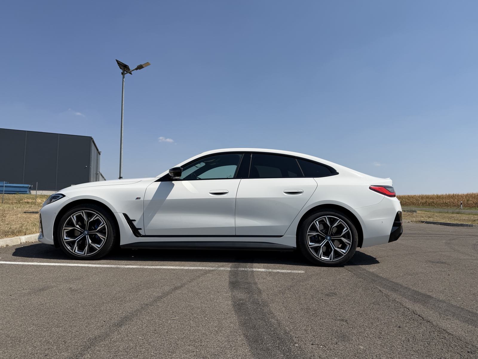 BMW i4 M50 2022., fotografija 5