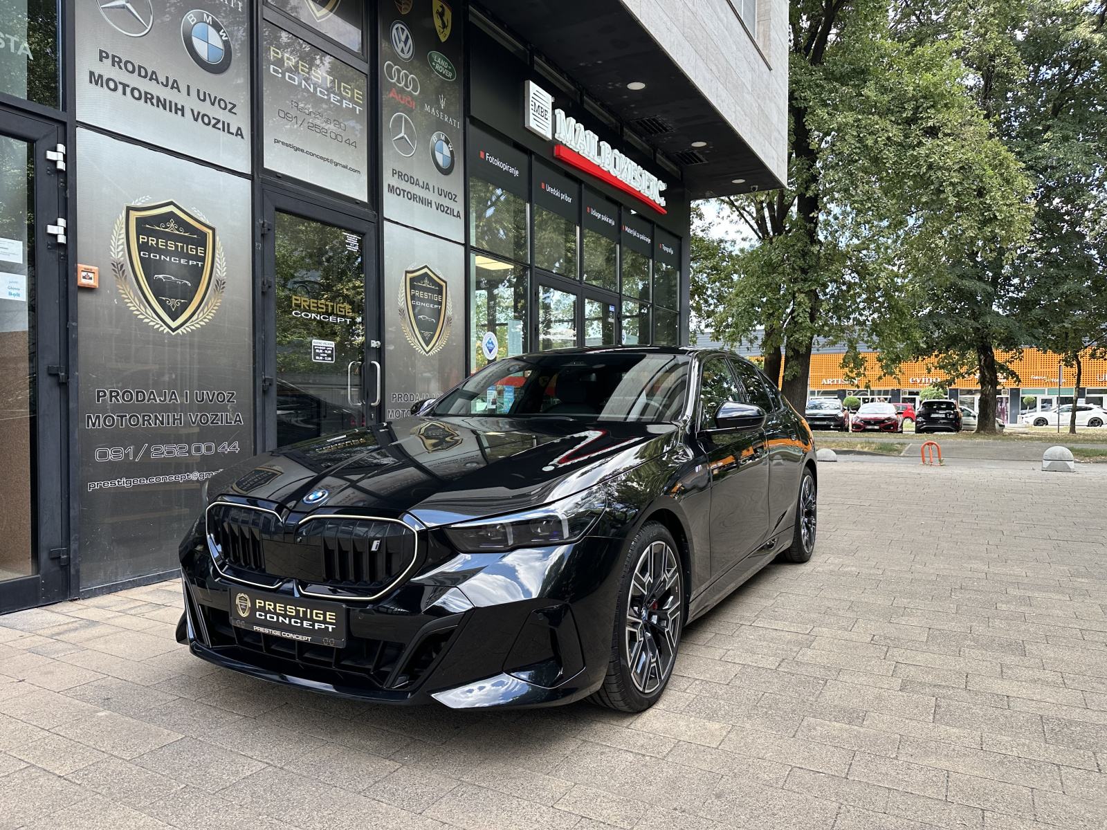 BMW i5 eDrive 40 *M SPORT PRO*PANORAMA*360°*H/K*VENTILACIJA*, pogled izvana - slika 1