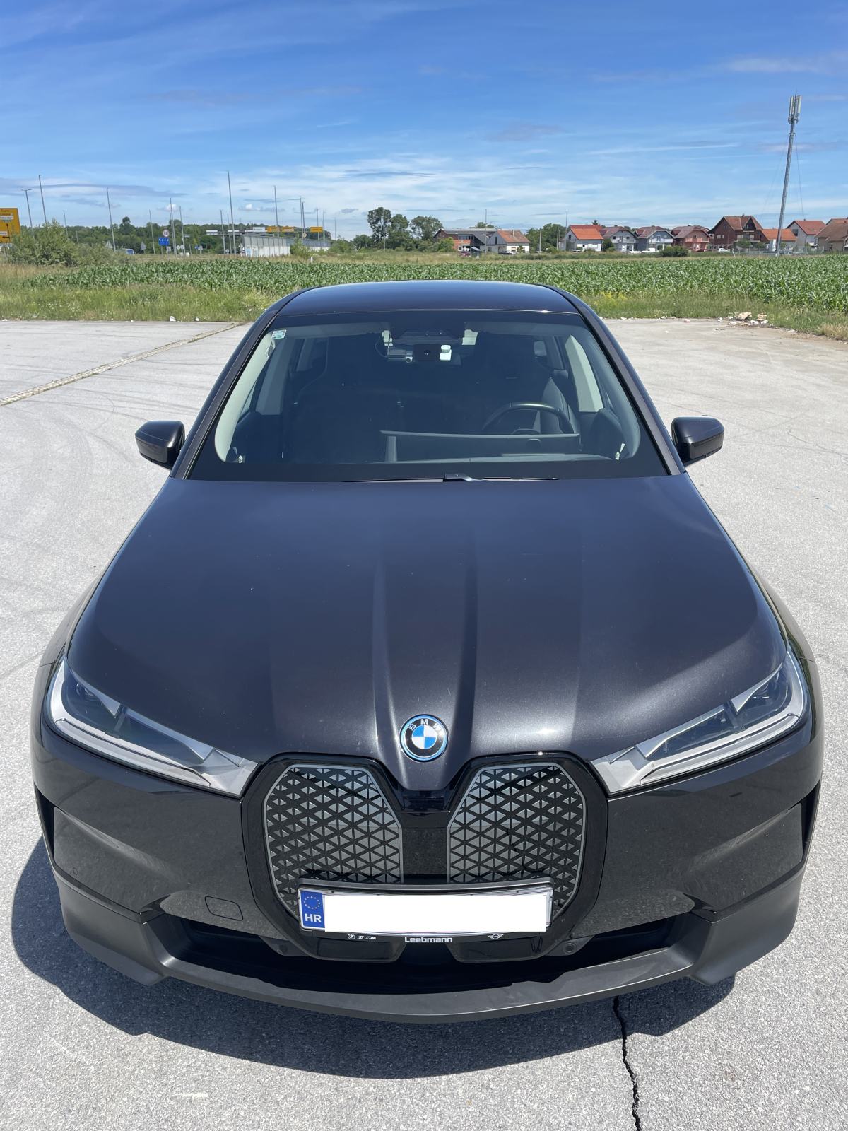 BMW iX xDrive40 2022, 67700km, Jamstvo, Top stanje, pogled izvana - slika 2