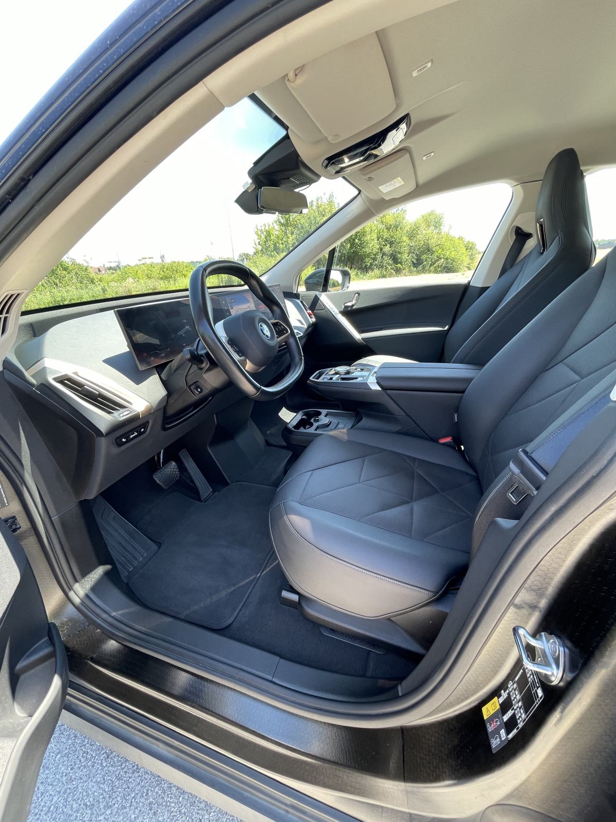 BMW iX xDrive40 2022, 67700km, Jamstvo, Top stanje, fotografija 8