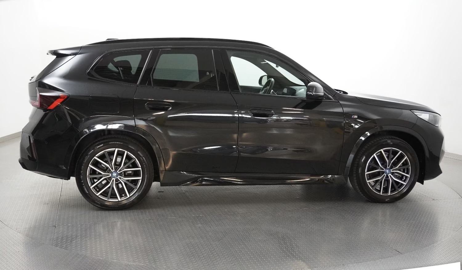 BMW iX1 xDrive30 automatik, fotografija 7