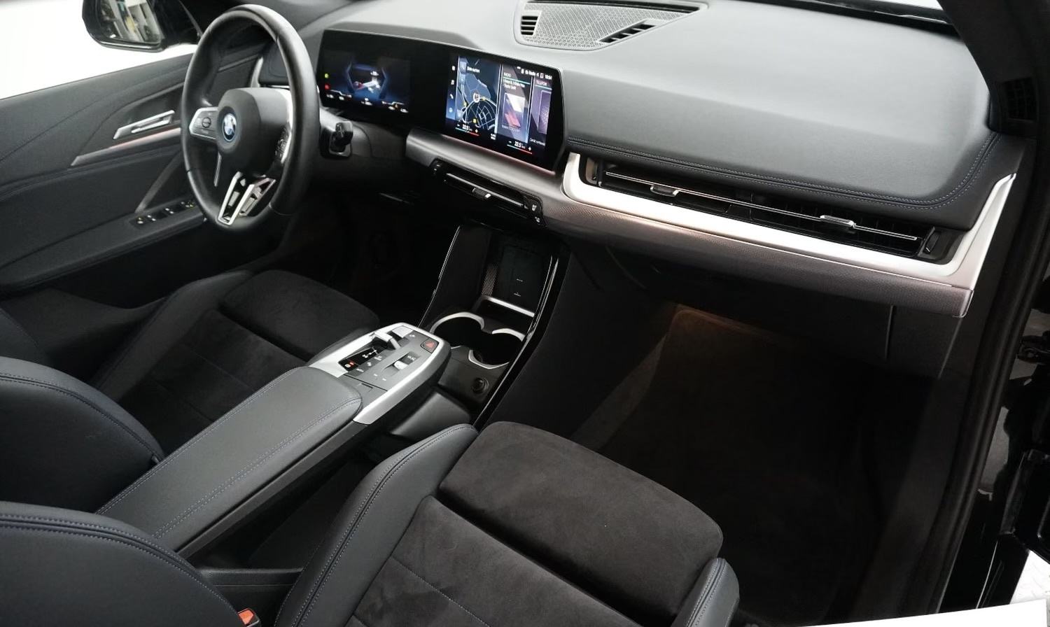 BMW iX1 xDrive30 automatik, fotografija 10