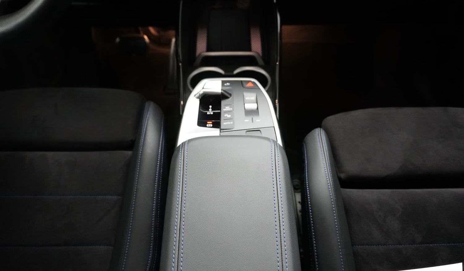 BMW iX1 xDrive30 automatik, fotografija 16