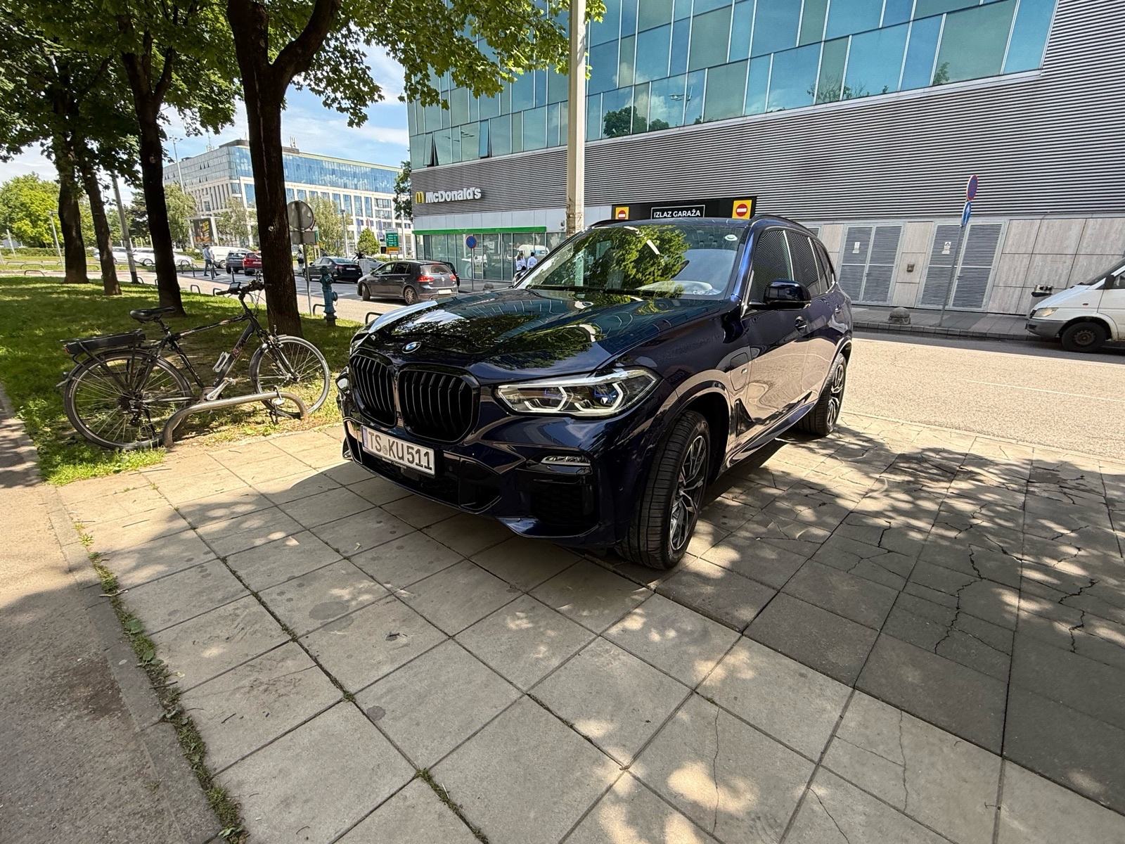 BMW M X5 - xDrive45e, fotografija 6
