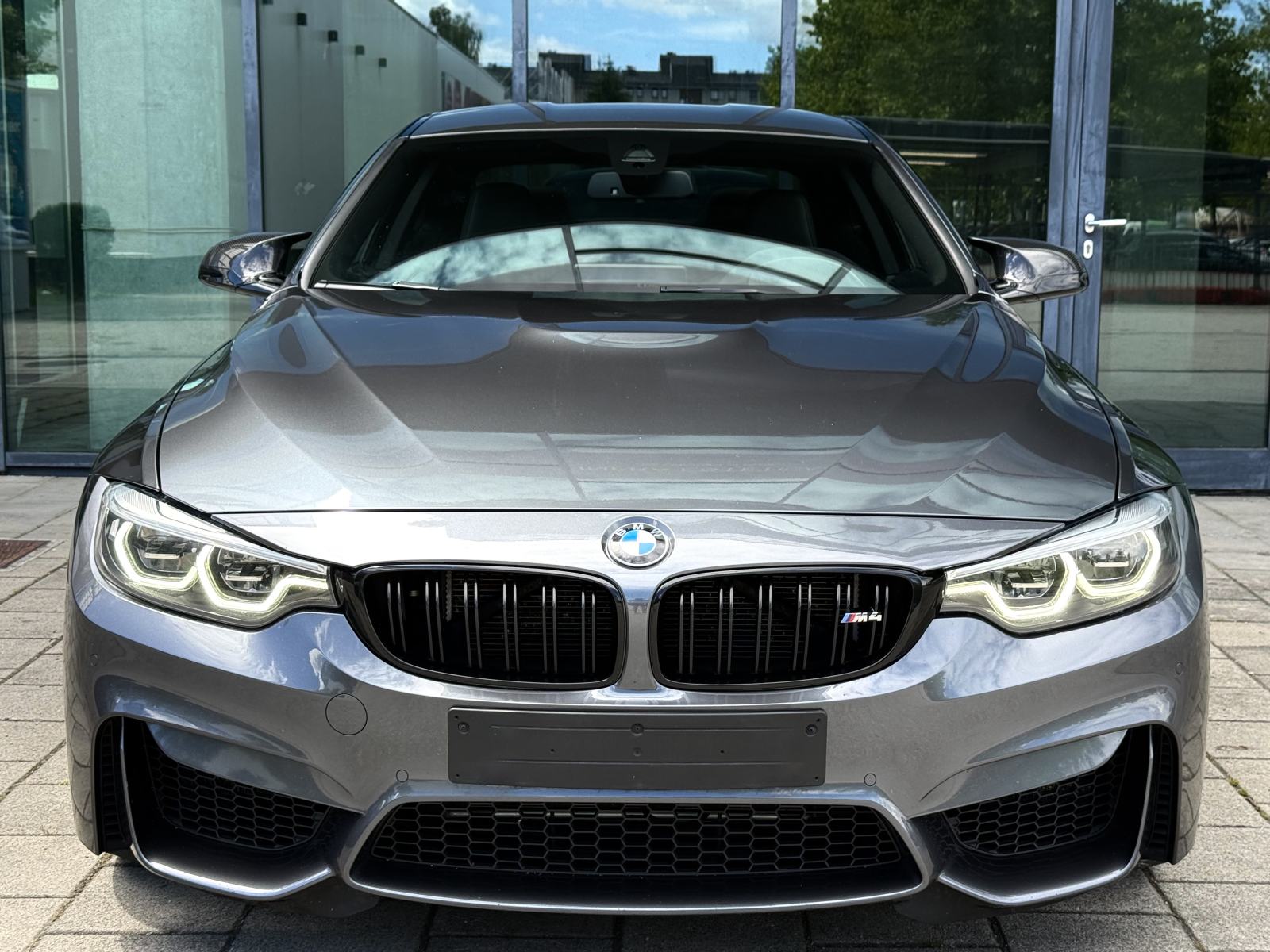 BMW M4 LCI Competition U PRVI BOJI, fotografija 2