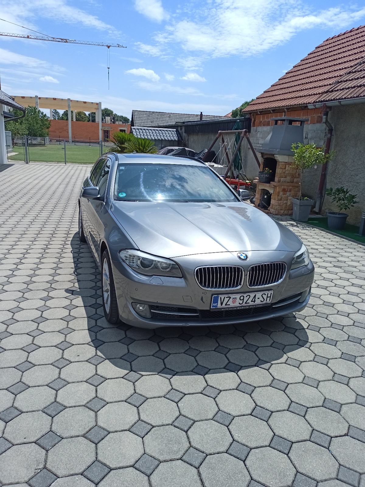 BMW M5 520d automatik, pogled izvana - slika 1