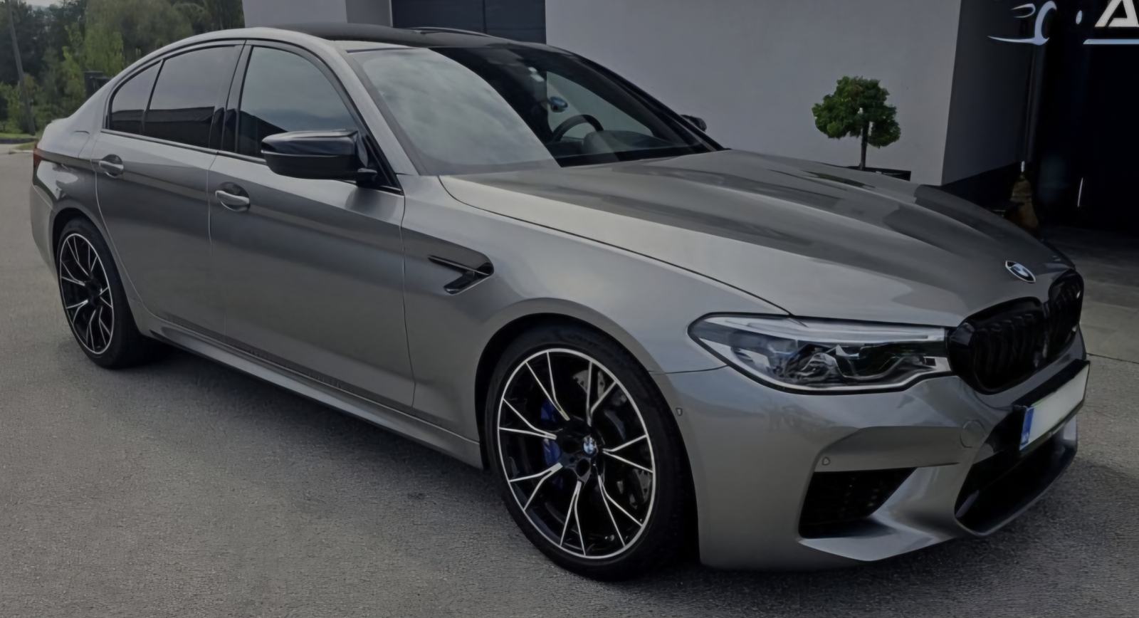 BMW M5 Competition automatik, pogled izvana - slika 1