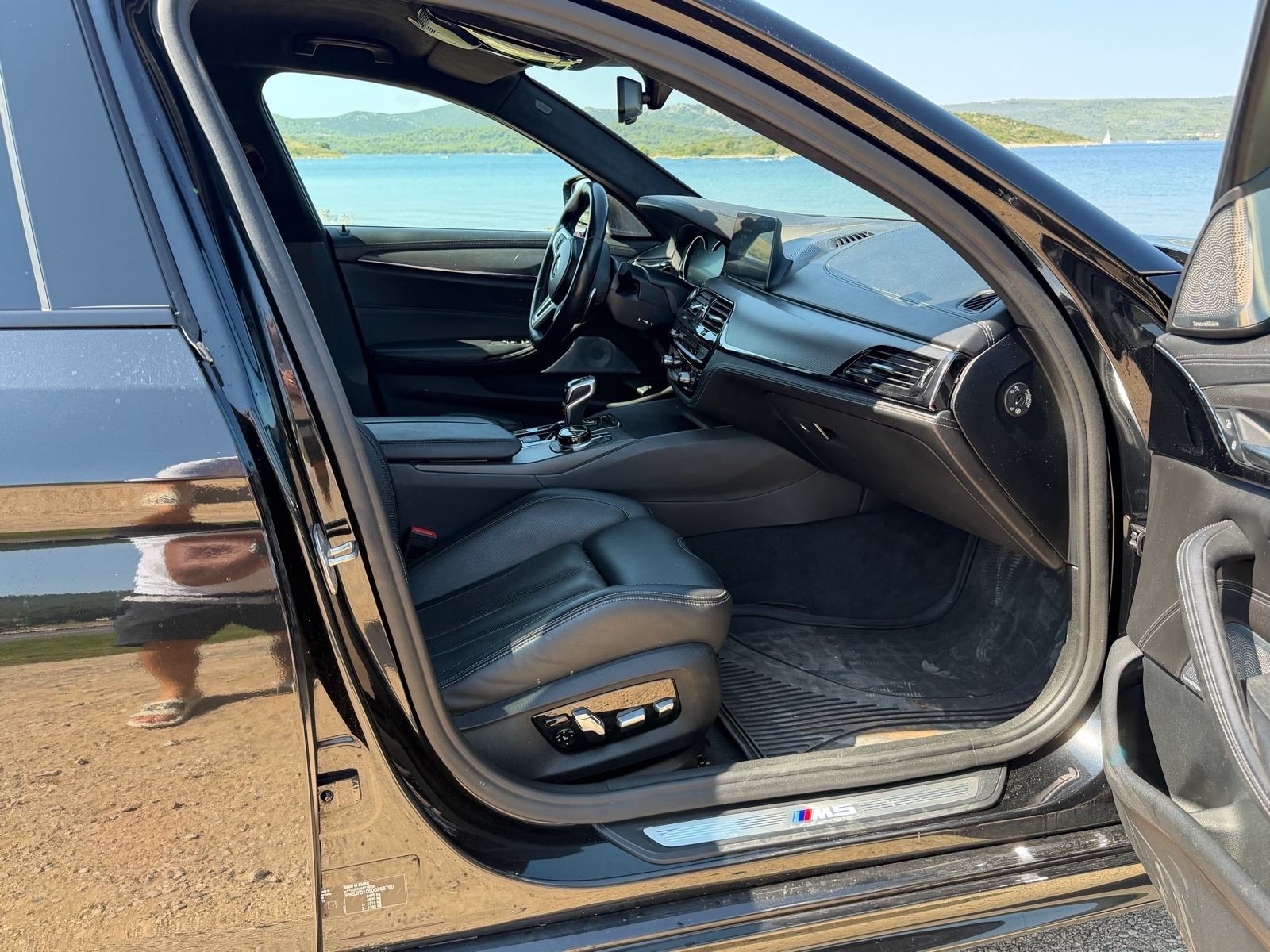 BMW M5 F90 automatik, fotografija 17