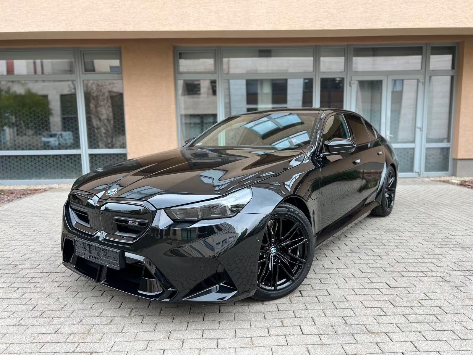 BMW M5 G90 V8 xD (727 KS) M-DRIVE, B&W, HUD, 360°, PANORAMA, ICONIC!!, fotografija 4