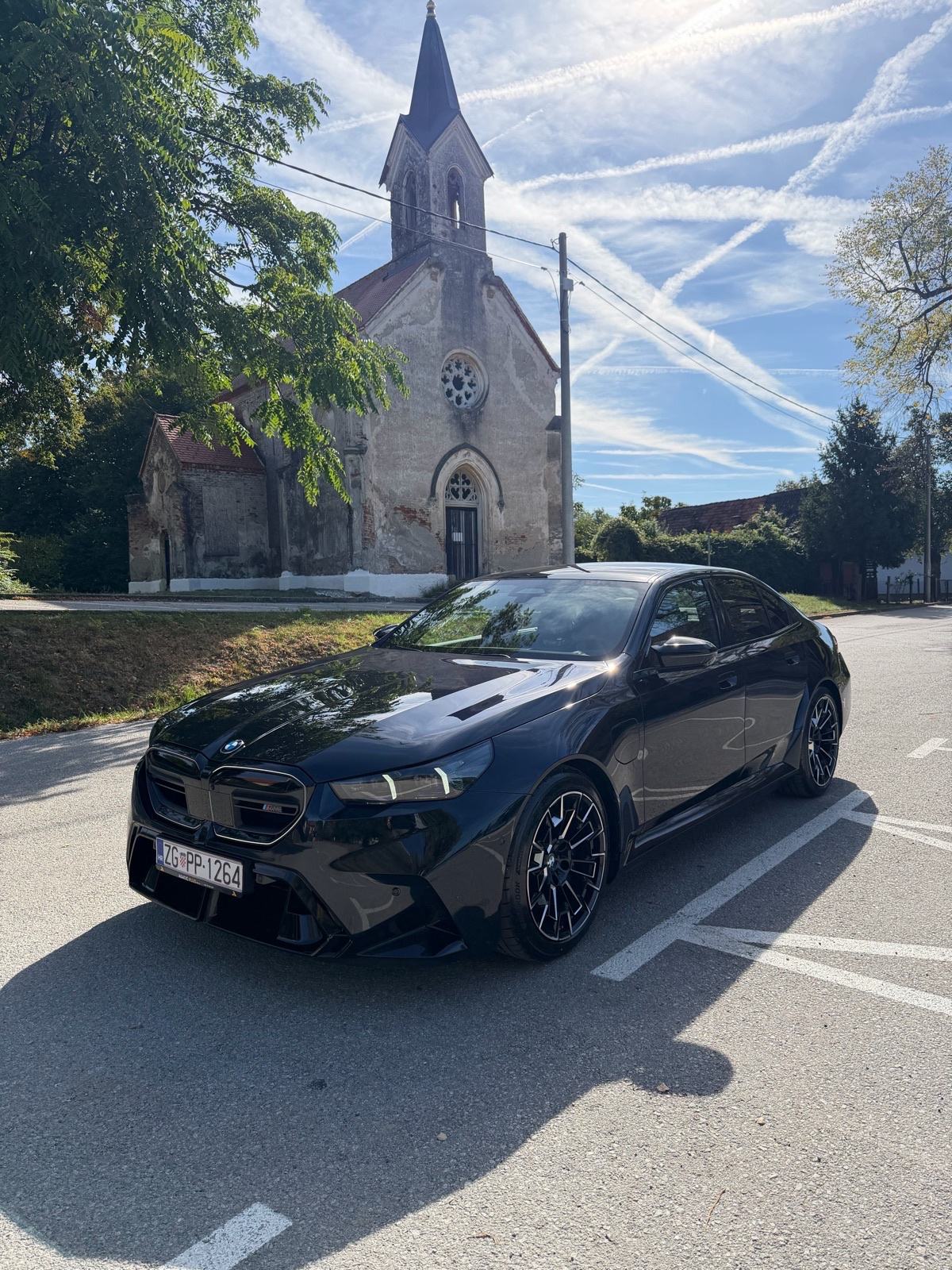 BMW M5 G90 xDRIVE, pogled izvana - slika 1