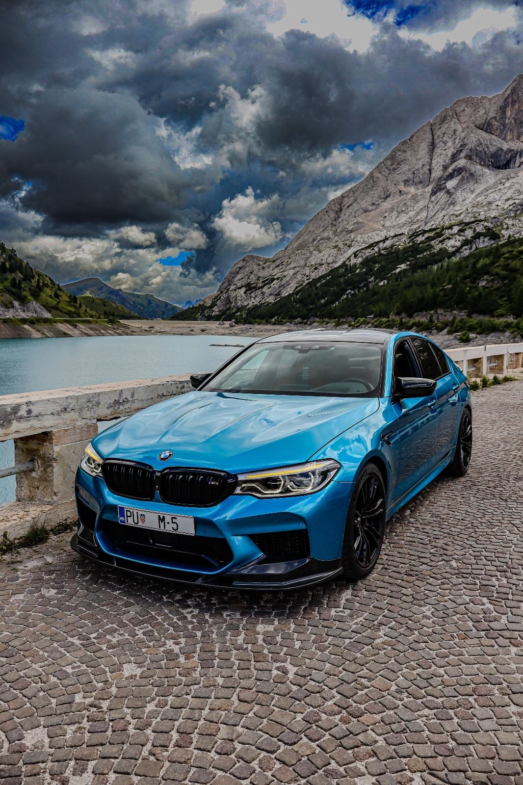 BMW M5 Individual --2017g.--144.000km--FULL MAXX OPREMA--, pogled izvana - slika 1