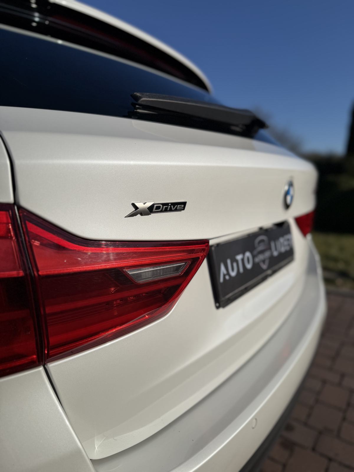 BMW M550d xDrive Touring Lane/Kam/ACC/HUD/Pano, fotografija 6