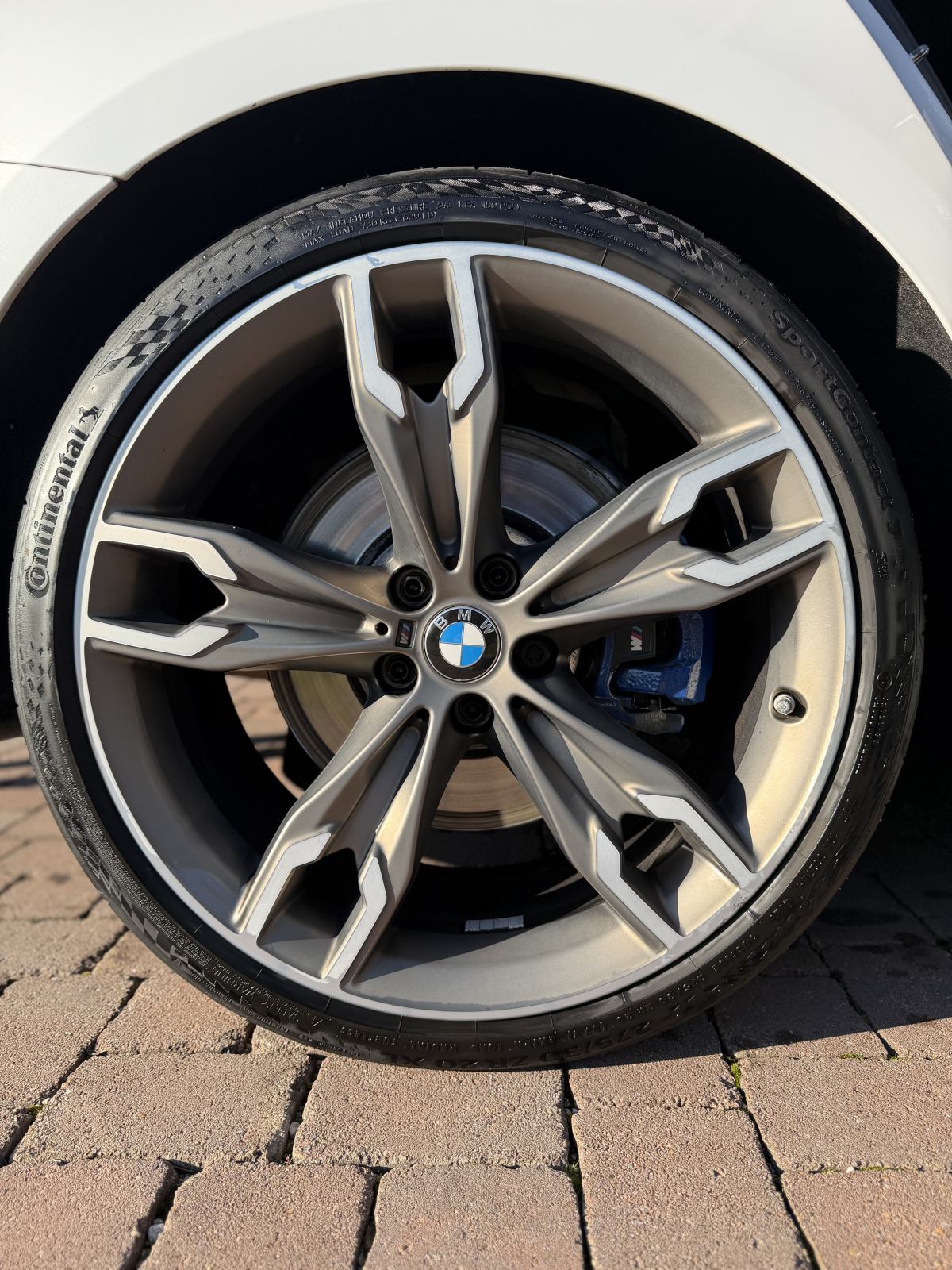 BMW M550d xDrive Touring Lane/Kam/ACC/HUD/Pano, fotografija 11