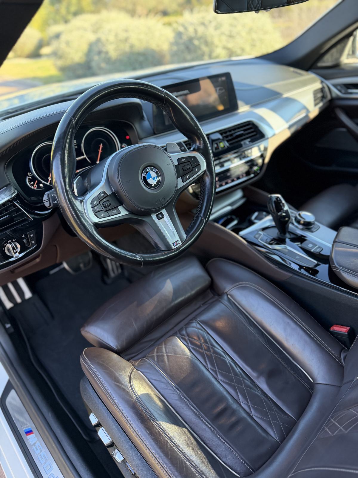 BMW M550d xDrive Touring Lane/Kam/ACC/HUD/Pano, fotografija 13