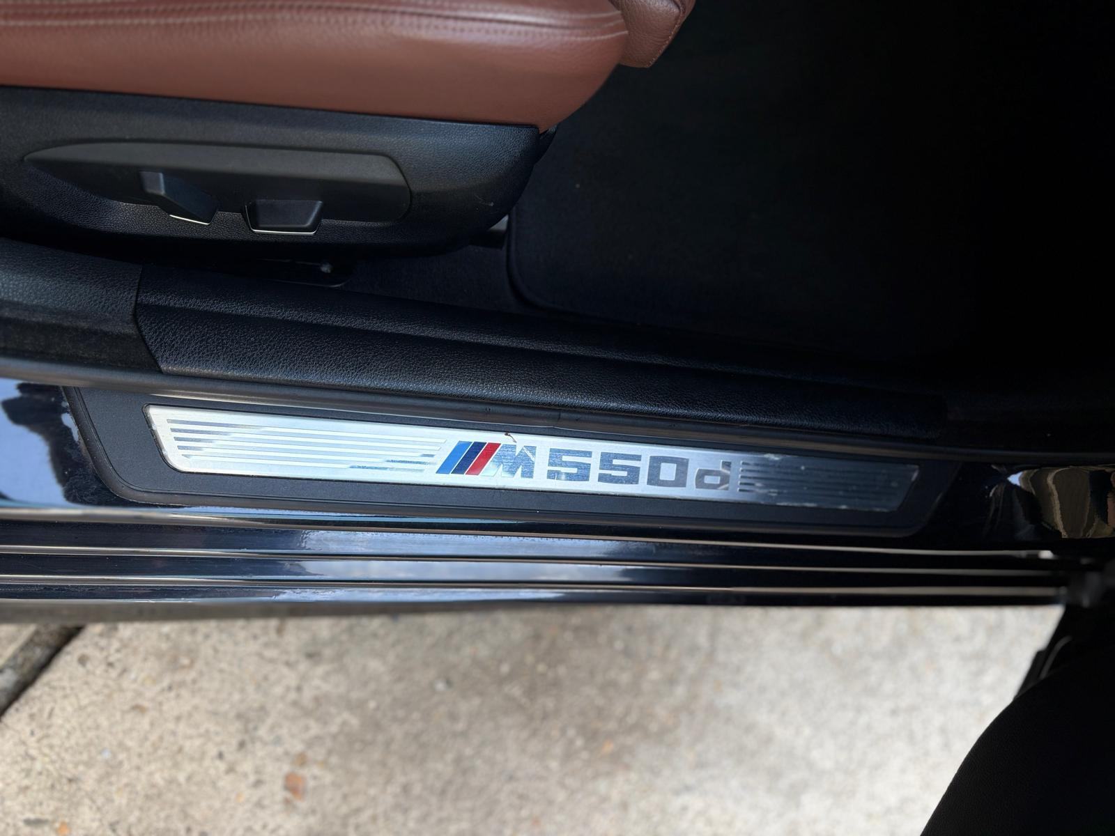 BMW M550d M-PAKET KLIMA U 3 ZONE F1 KOŽA SERVIS NOVE GUME REG 07/27, fotografija 8