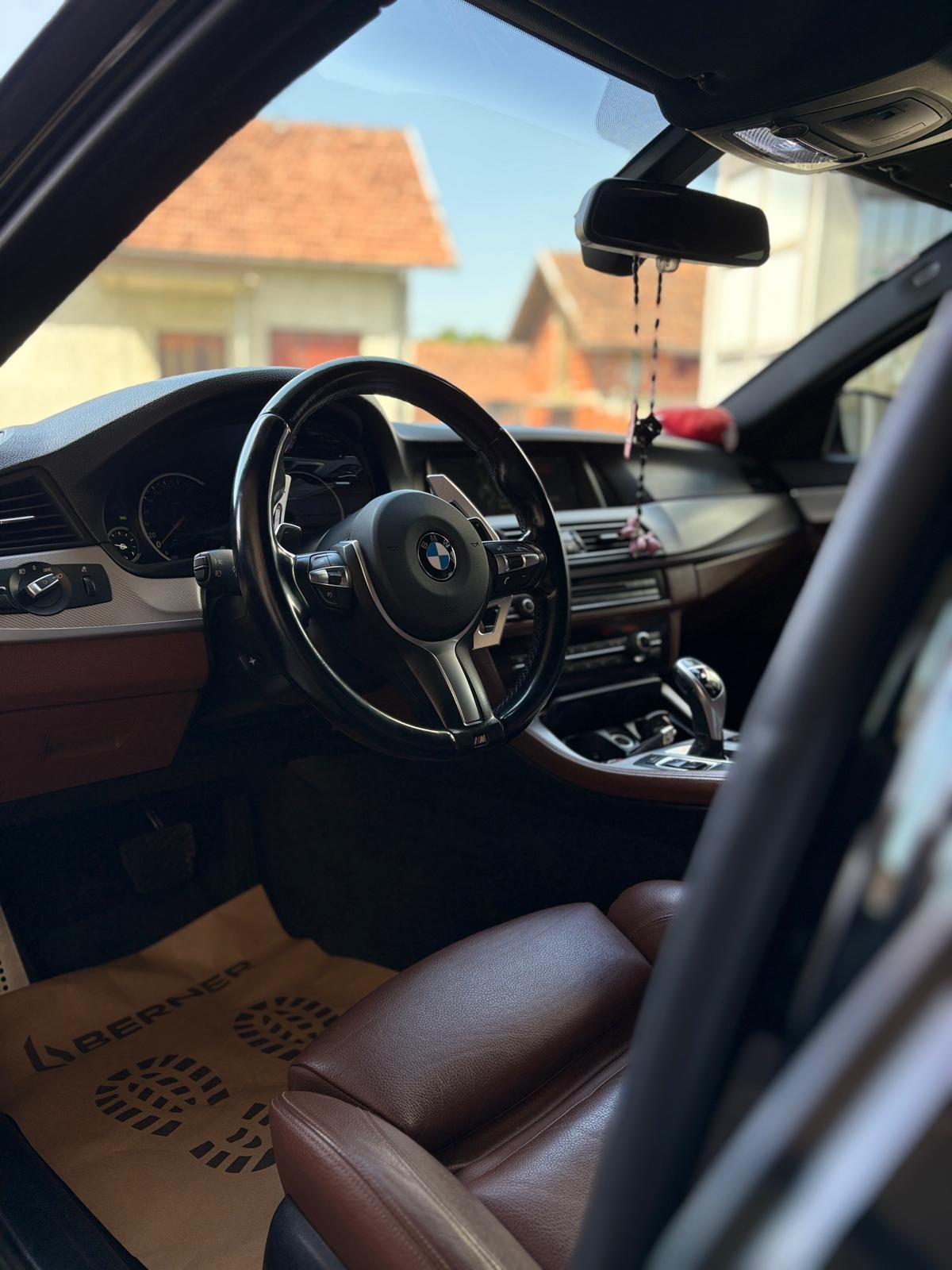 BMW M550d M-PAKET KLIMA U 3 ZONE F1 KOŽA SERVIS NOVE GUME REG 07/27, fotografija 14