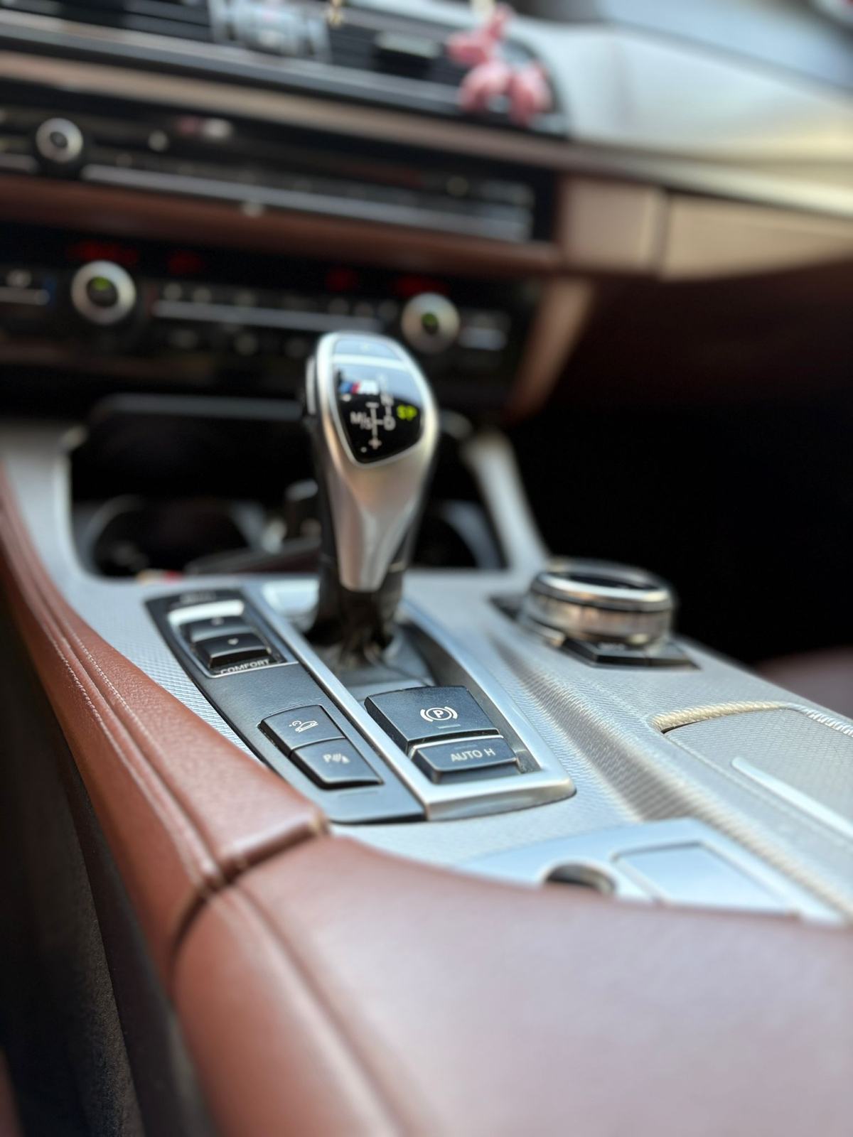 BMW M550d M-PAKET KLIMA U 3 ZONE F1 KOŽA SERVIS NOVE GUME REG 07/27, fotografija 13
