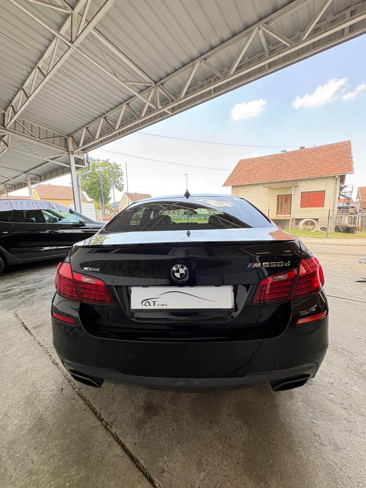 BMW M550d M-PAKET KLIMA U 3 ZONE F1 KOŽA SERVIS NOVE GUME REG 07/27, fotografija 6