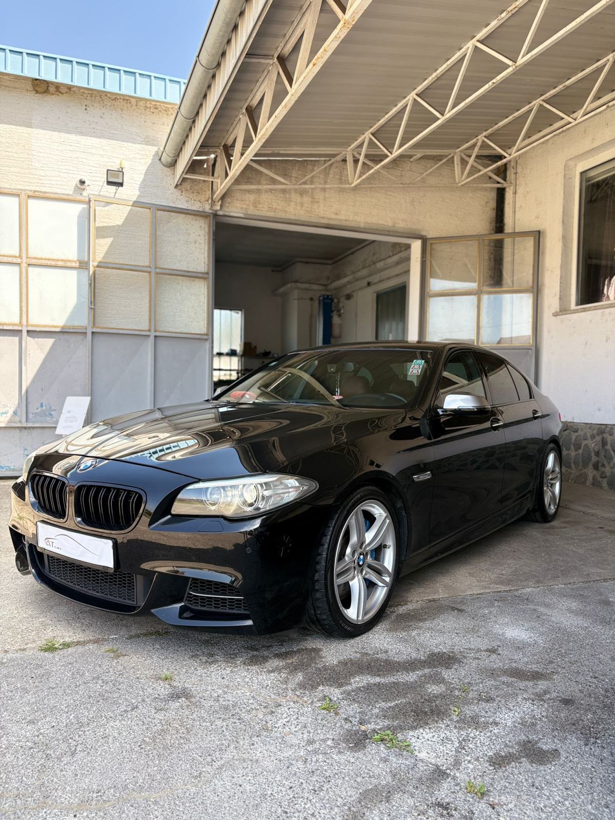 BMW M550d M-PAKET KLIMA U 3 ZONE F1 KOŽA SERVIS NOVE GUME REG 07/27, pogled izvana - slika 1