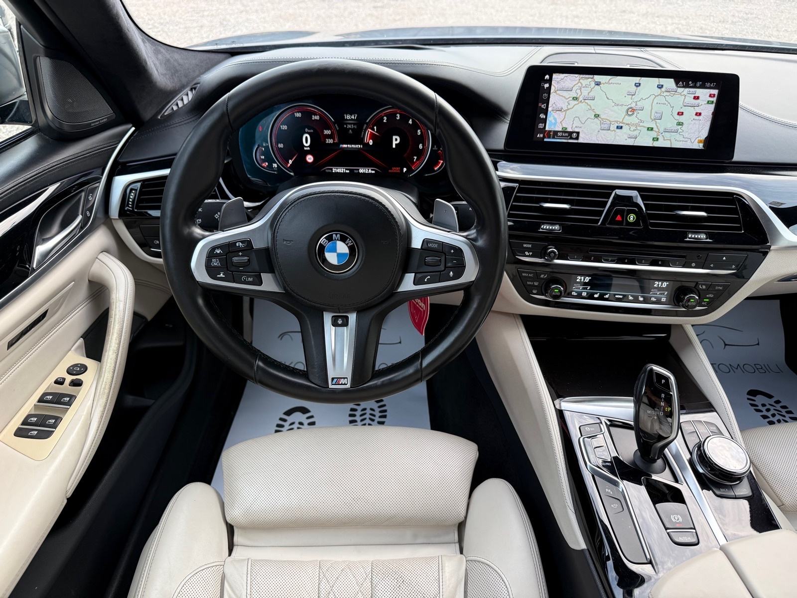 BMW M550i 4.4 V8 INDIVIDUAL,FULL OPREMA,SERVISNA,REG11/26,JAMSTVO, fotografija 12