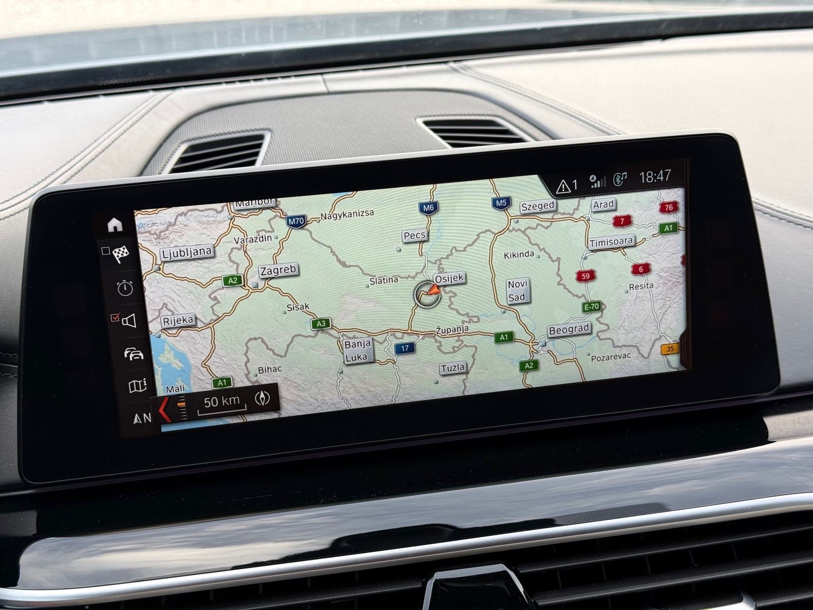 BMW M550i 4.4 V8 INDIVIDUAL,FULL OPREMA,SERVISNA,REG11/26,JAMSTVO, fotografija 14