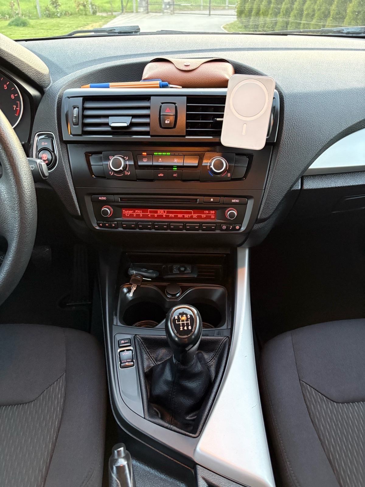 BMW serija 1 1,6i *KLIMA*REGISTRACIJA GODINU DANA*6 Brzina*Metalik*, fotografija 13