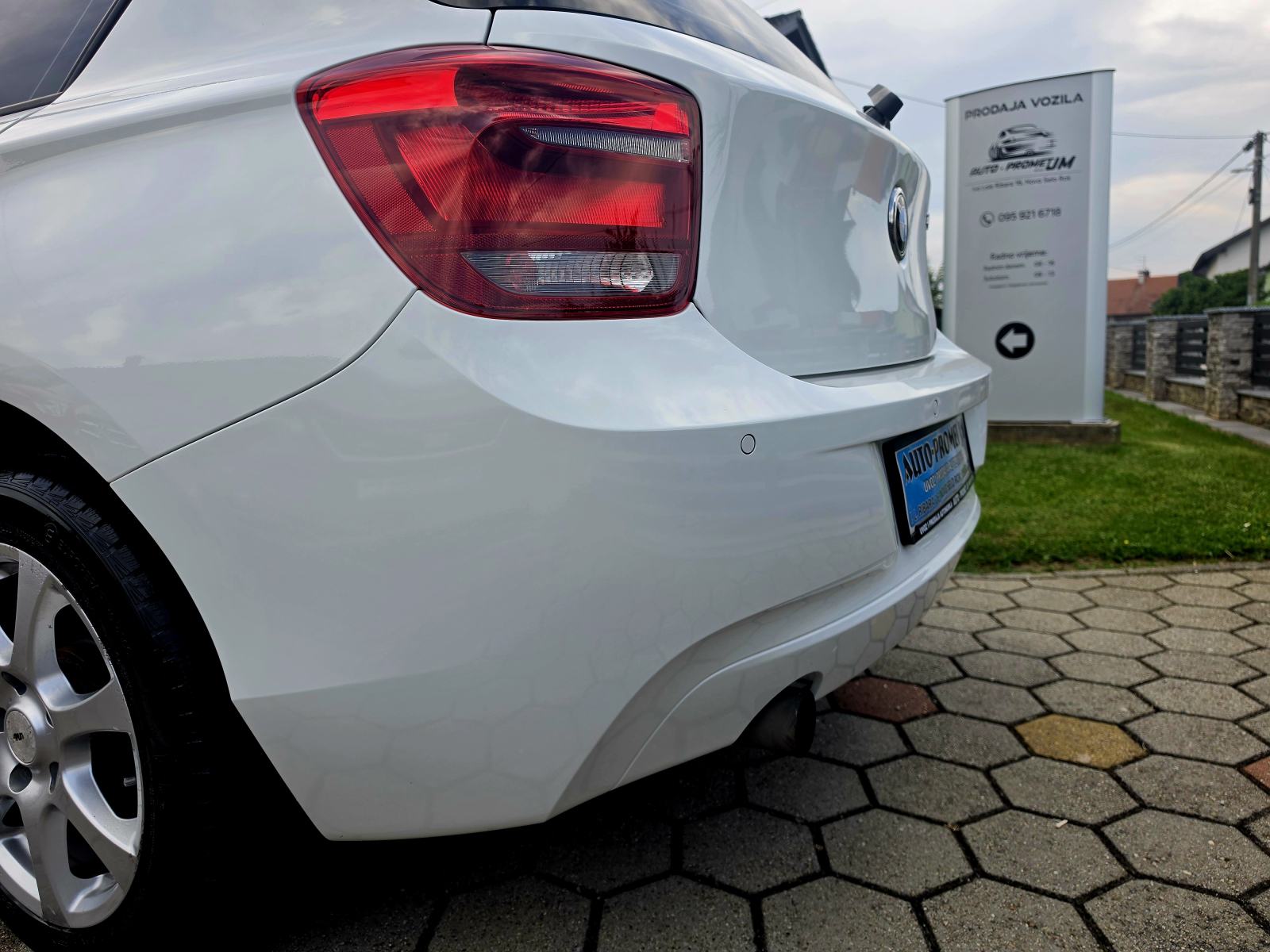 BMW serija 1 114i 1.6 BENZIN,,ODLIČAN,,SERVISNA,,149488KM, fotografija 7