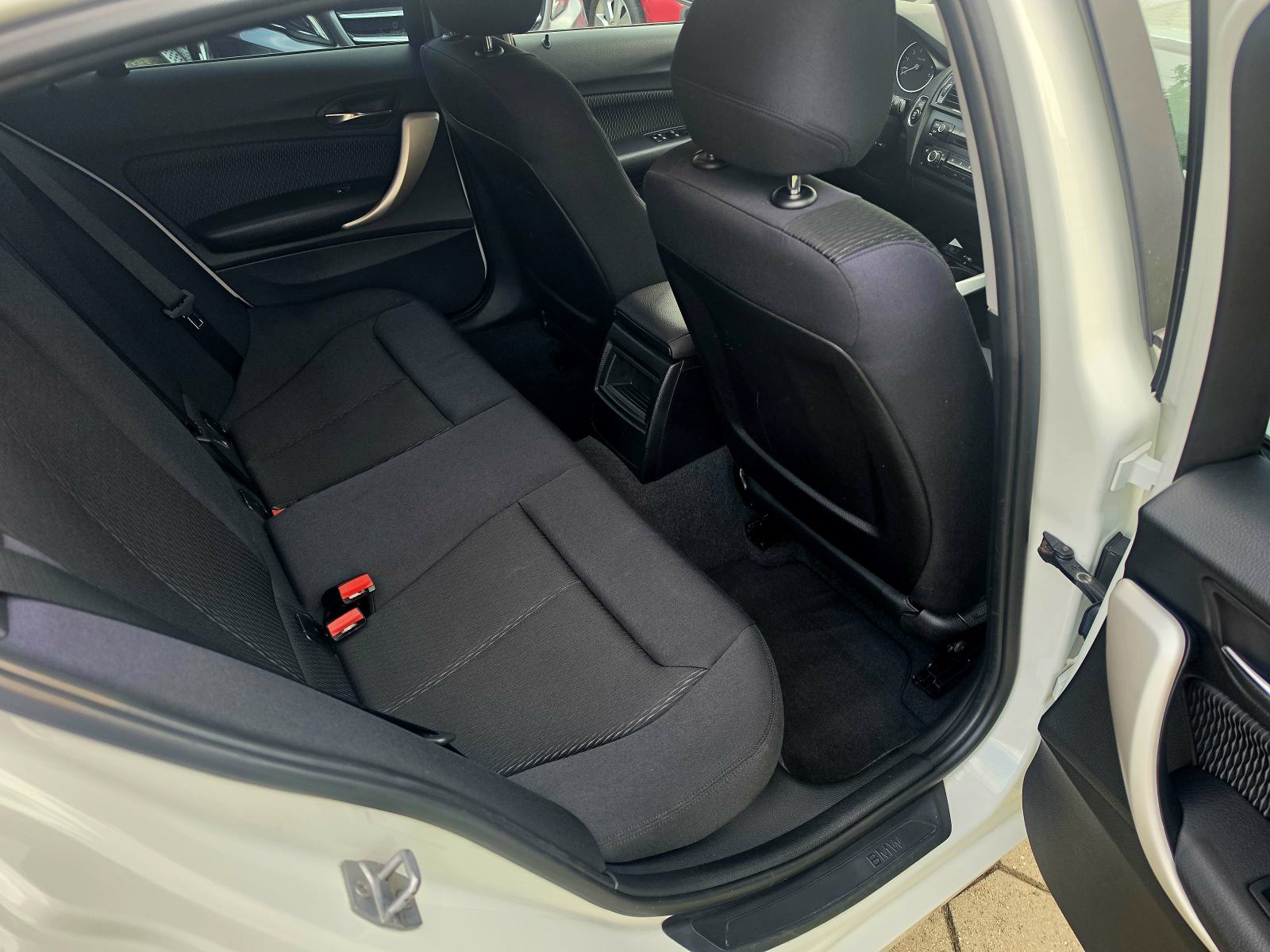 BMW serija 1 114i 1.6 BENZIN,,ODLIČAN,,SERVISNA,,149488KM, fotografija 15